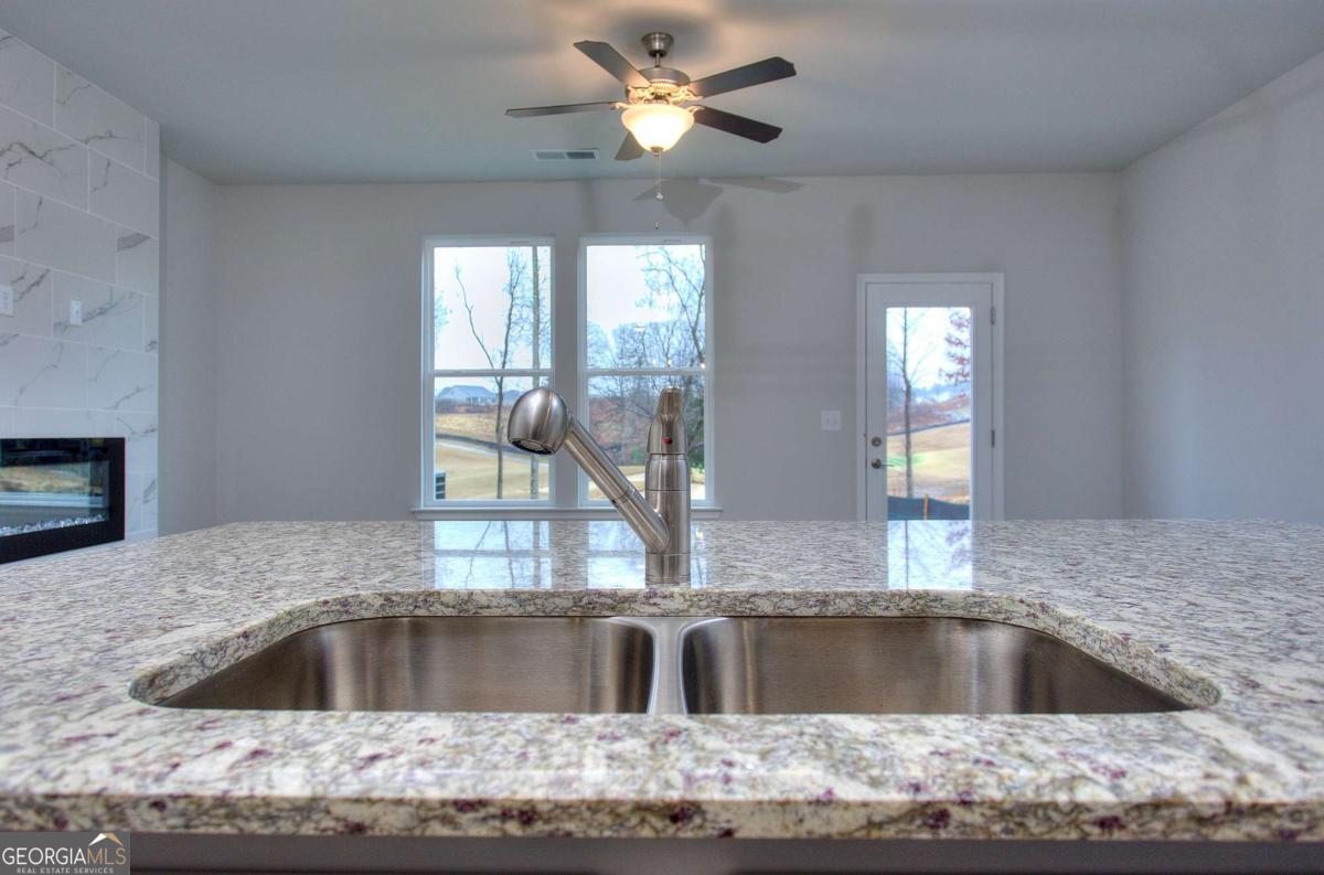 113 Greenview Court Property Photo 12