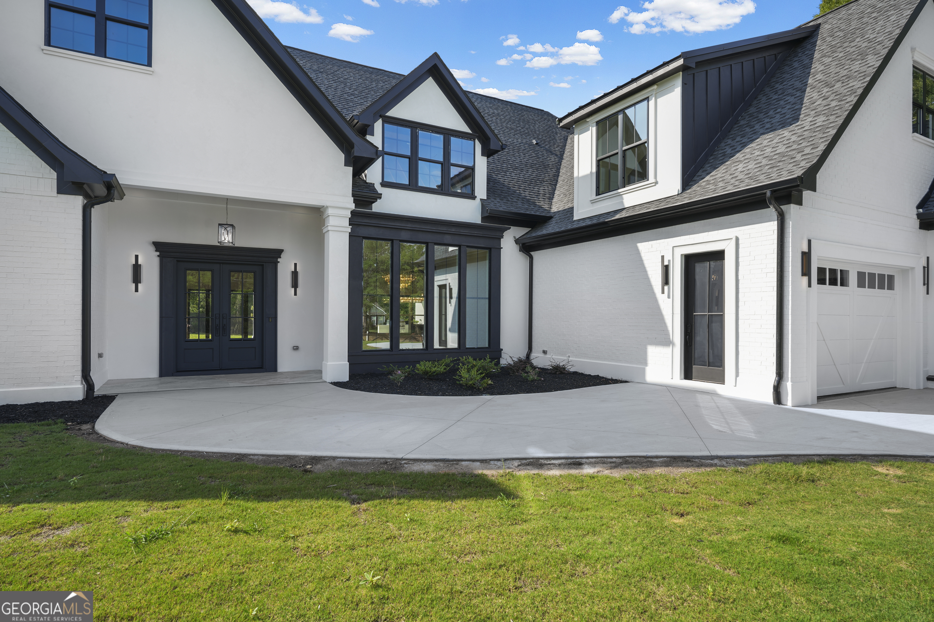 2376 Wall Road Property Photo 4