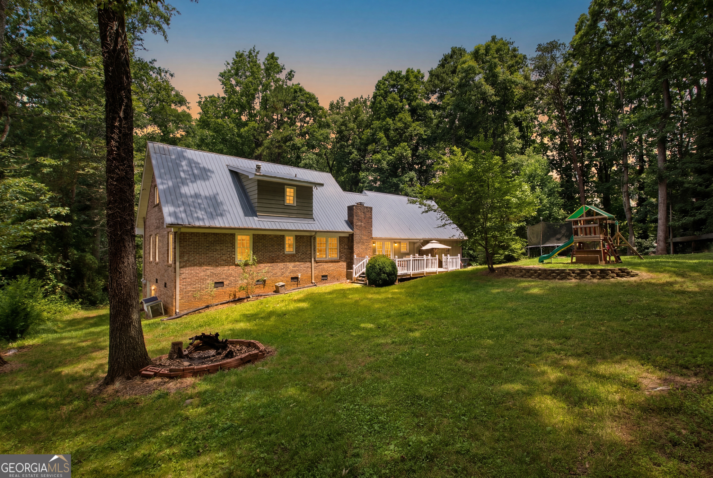 147 Ridgeway Circle Property Photo 3