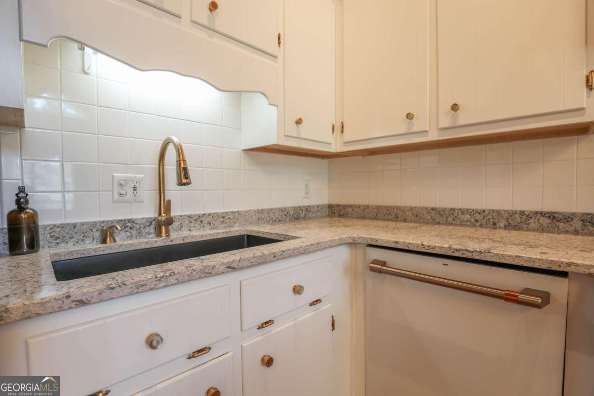 129 Southshore Road Ne Property Photo 10