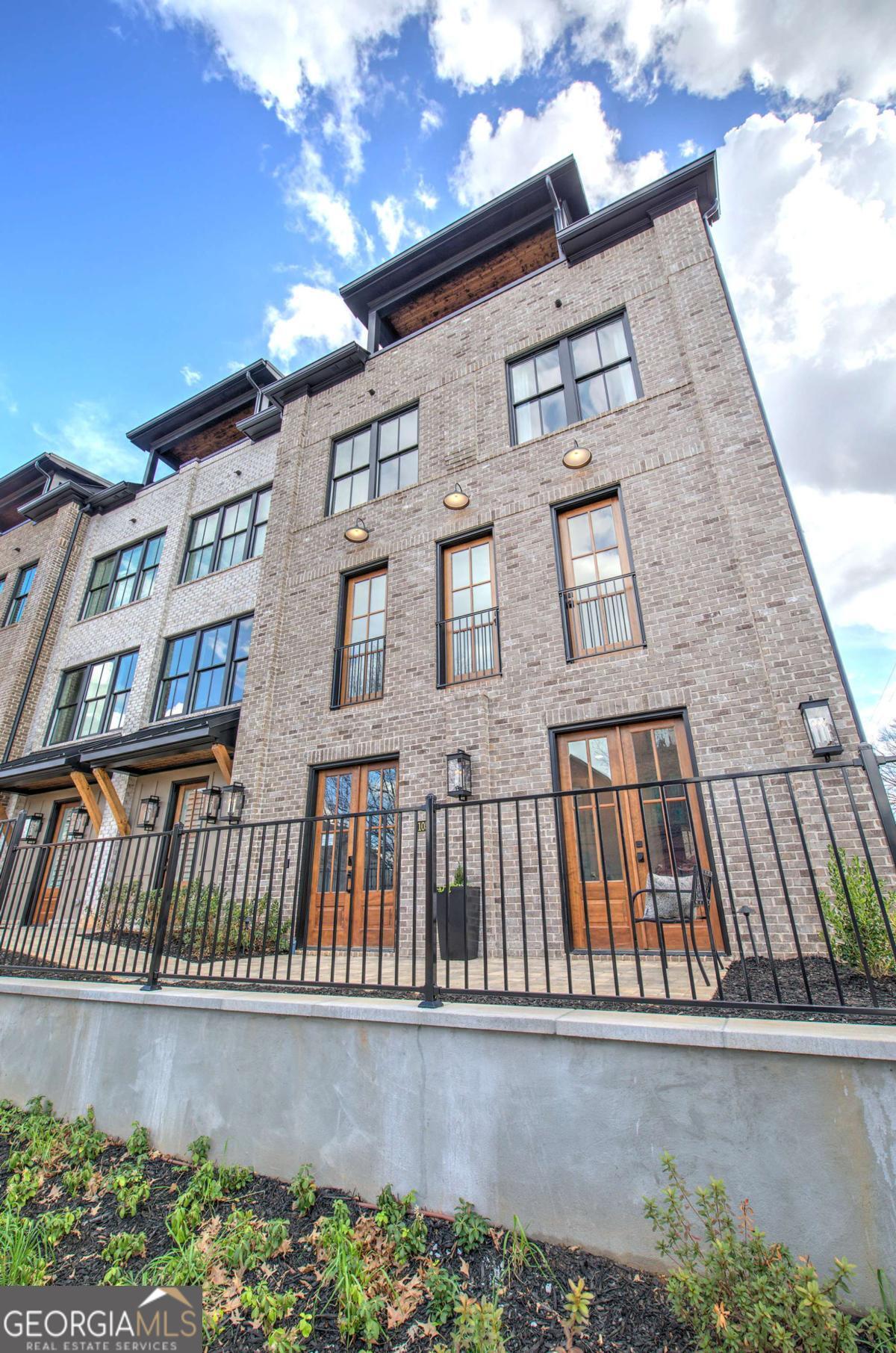 178 W Main Street # 105