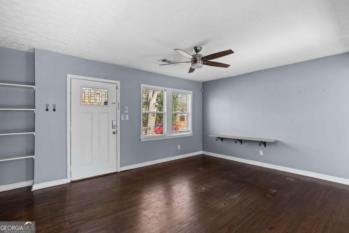 3261 Bonway Drive Property Photo 3