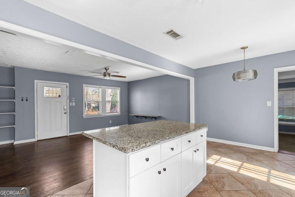 3261 Bonway Drive Property Photo 6