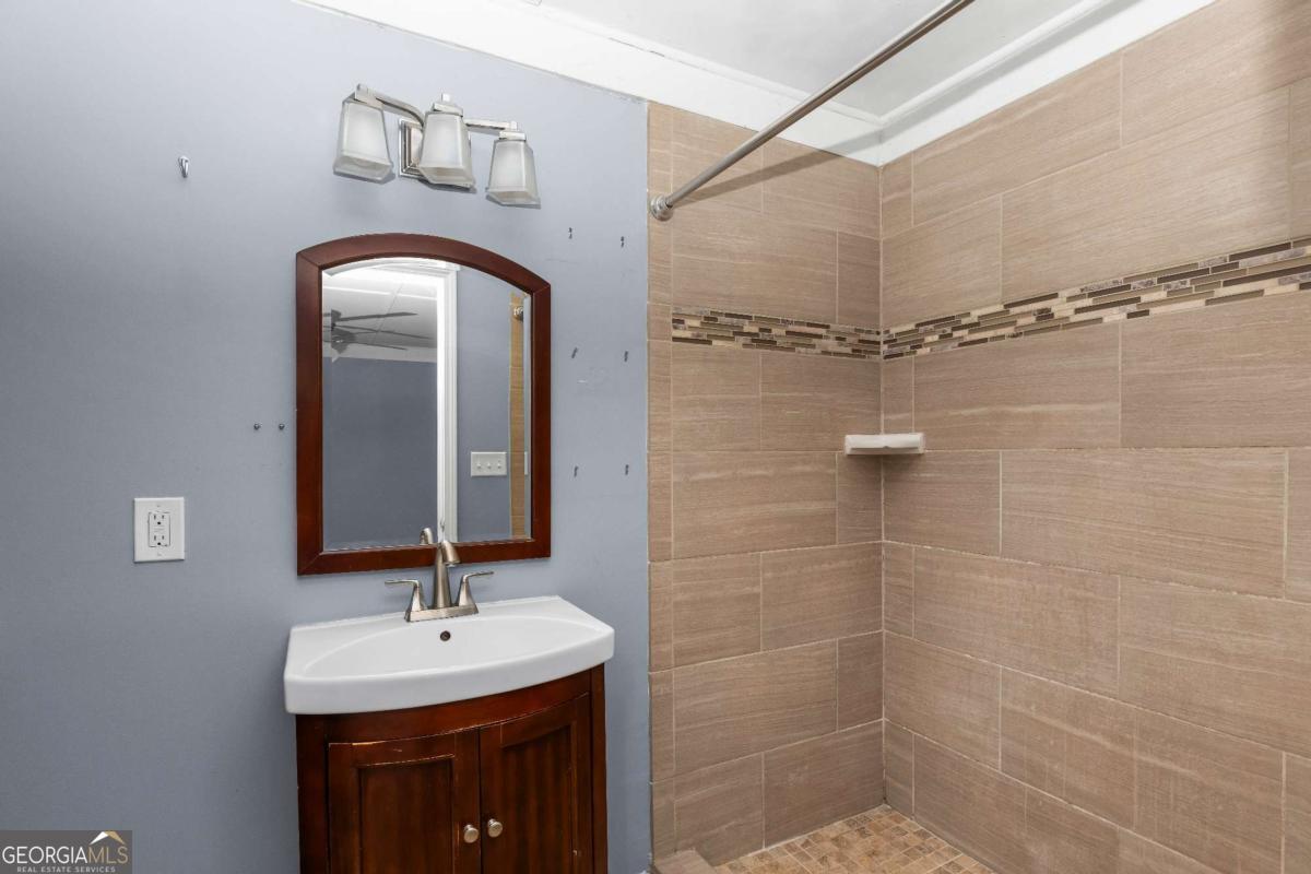 3261 Bonway Drive Property Photo 14