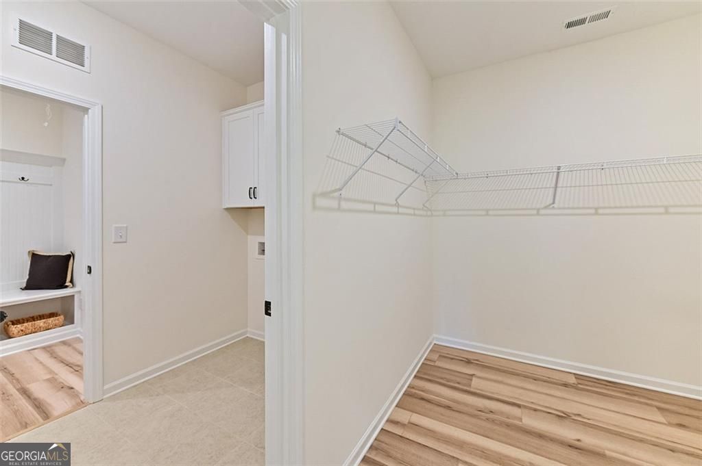 5040 Cecelia Drive Property Photo 27