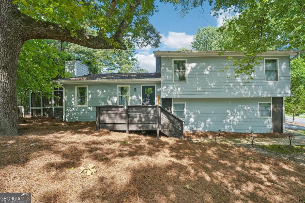 585 Westchester Circle Sw Property Photo 3