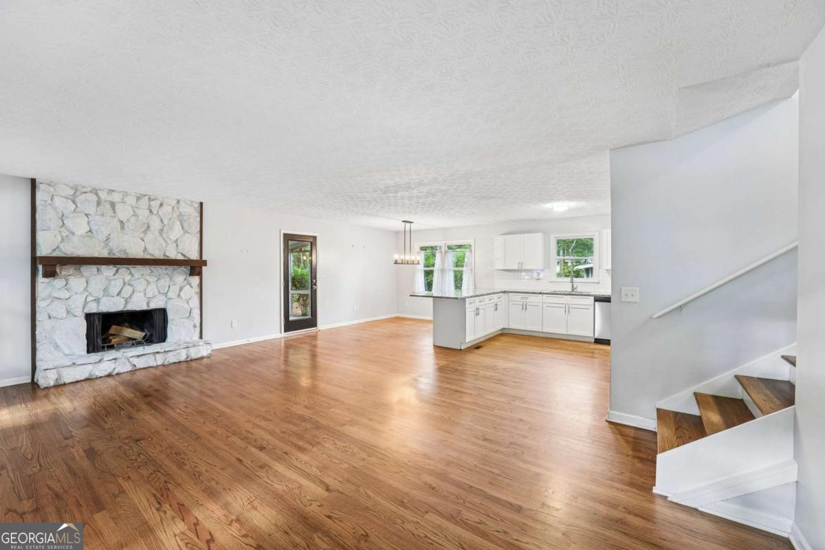 585 Westchester Circle Sw Property Photo 10