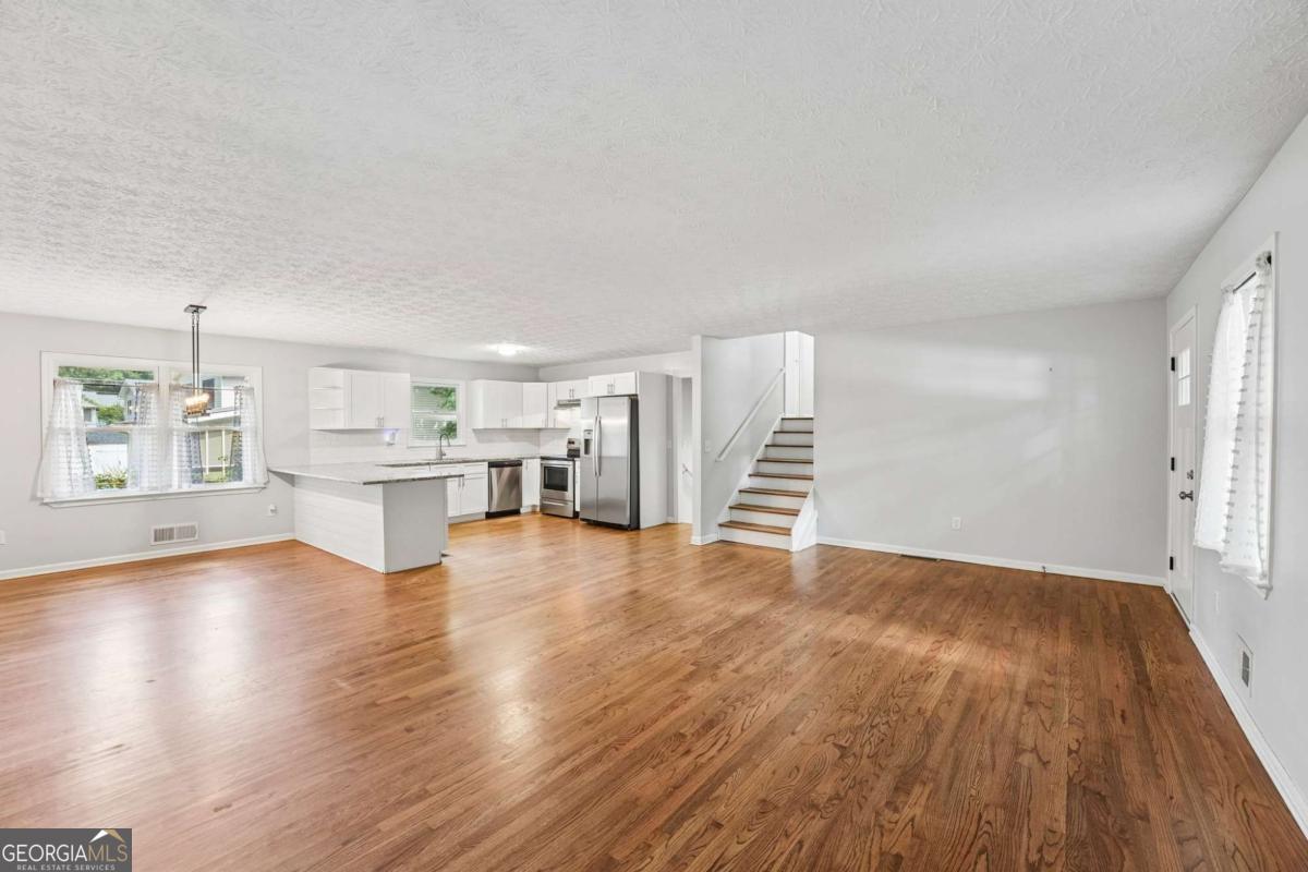 585 Westchester Circle Sw Property Photo 11