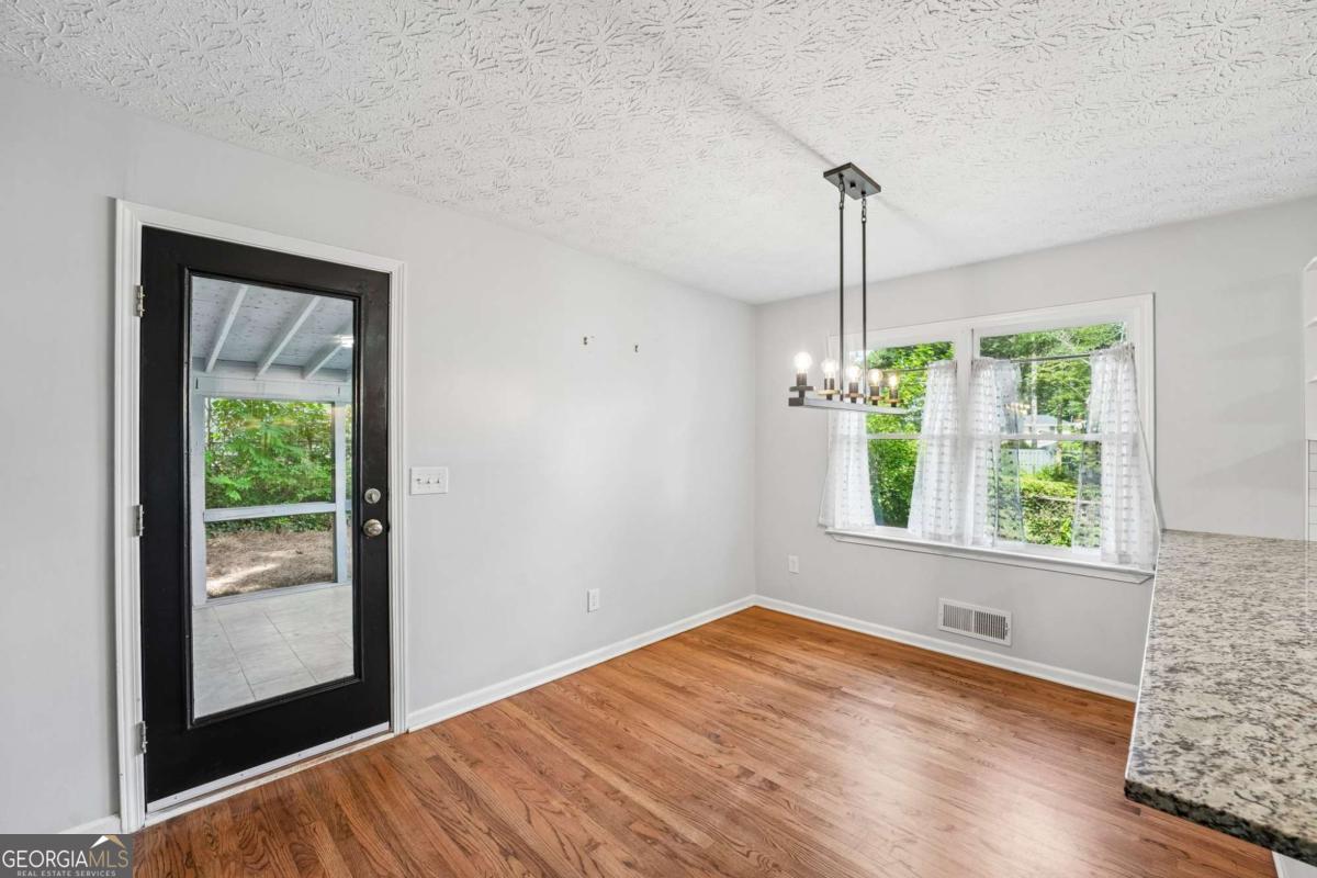 585 Westchester Circle Sw Property Photo 14