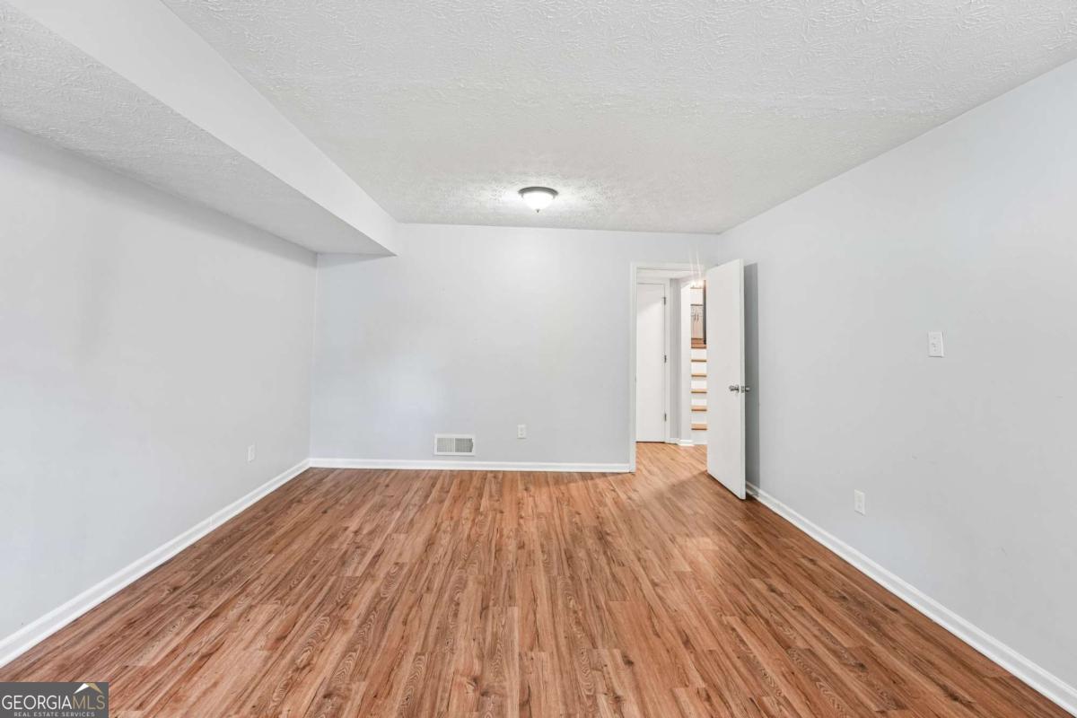 585 Westchester Circle Sw Property Photo 33