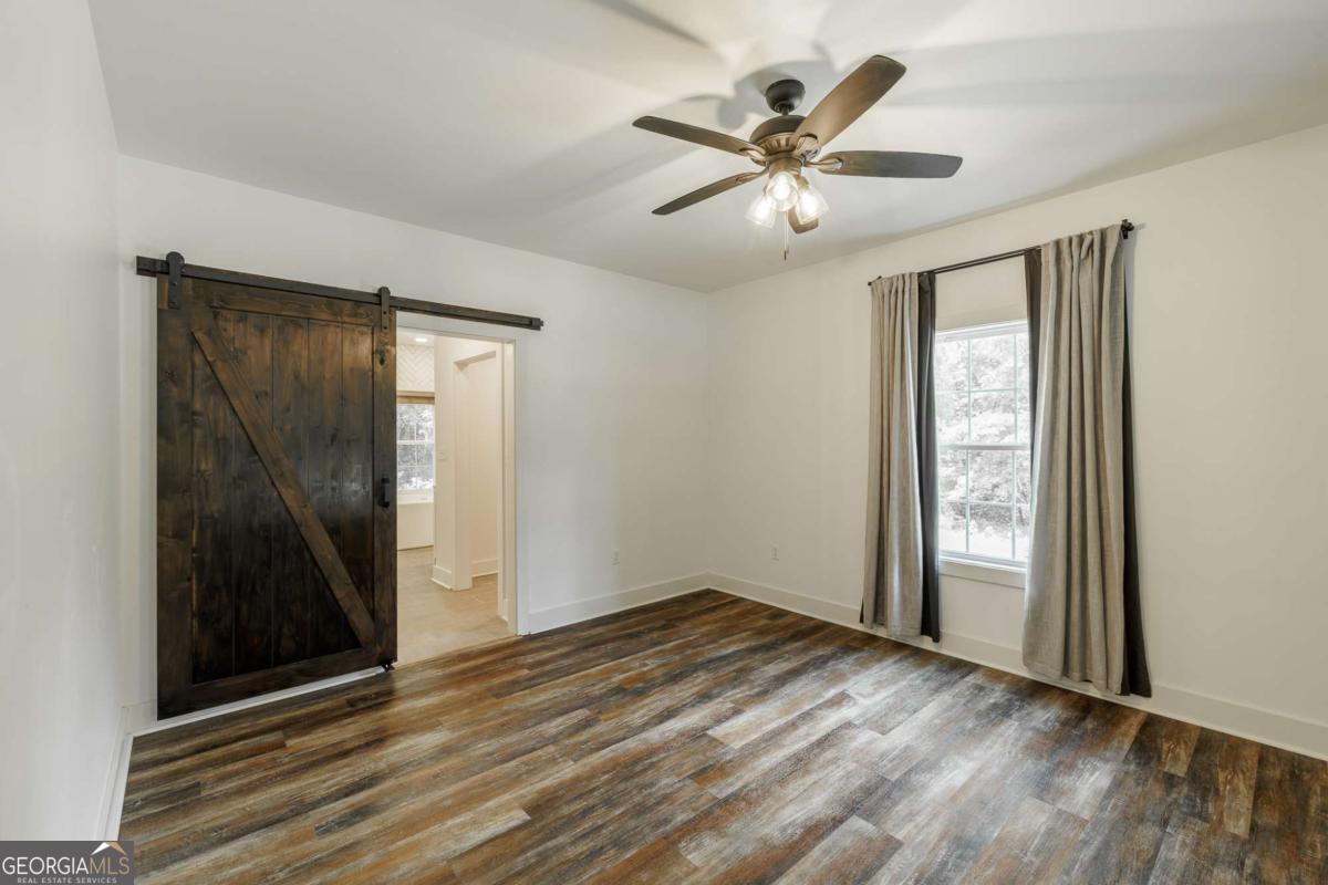 930 James Holcomb Road Property Photo 24