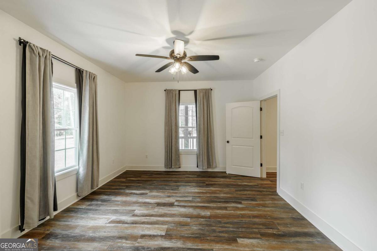 930 James Holcomb Road Property Photo 26