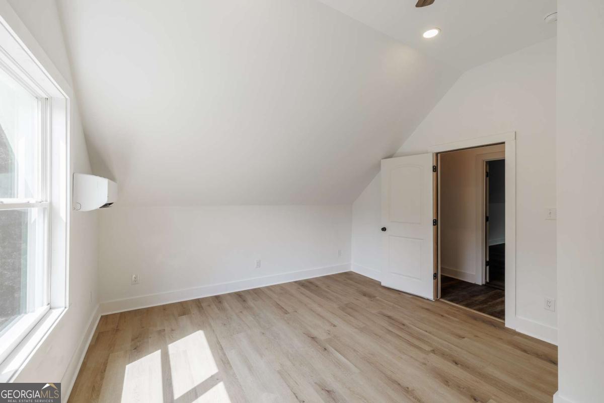 930 James Holcomb Road Property Photo 37