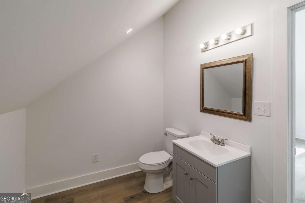 930 James Holcomb Road Property Photo 40