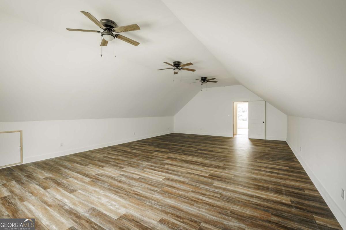 930 James Holcomb Road Property Photo 41