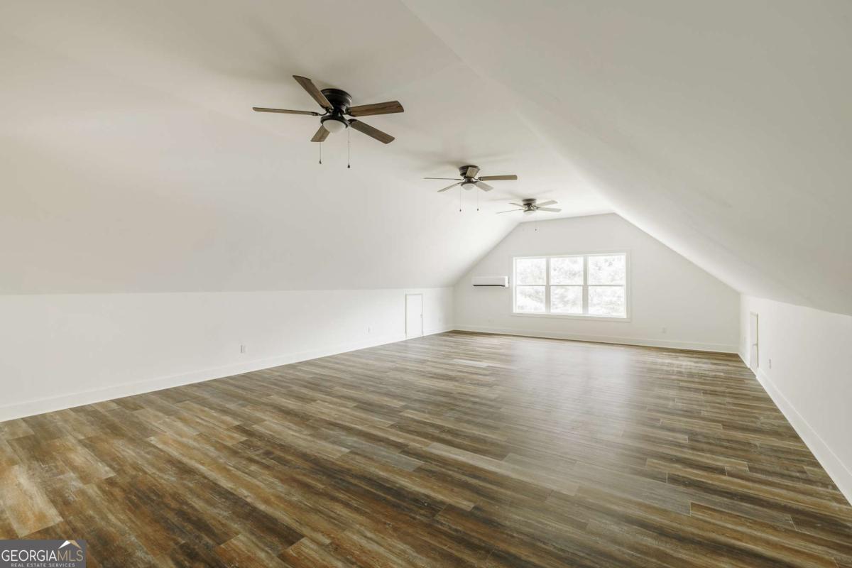 930 James Holcomb Road Property Photo 42