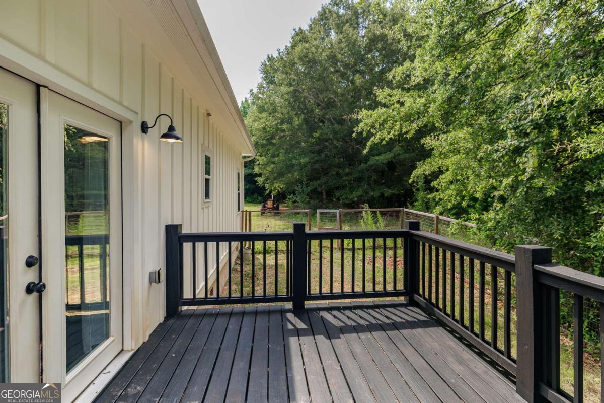 930 James Holcomb Road Property Photo 44