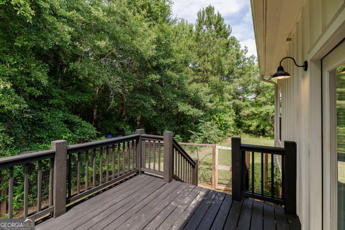 930 James Holcomb Road Property Photo 45