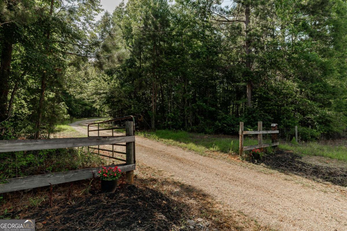 930 James Holcomb Road Property Photo 55