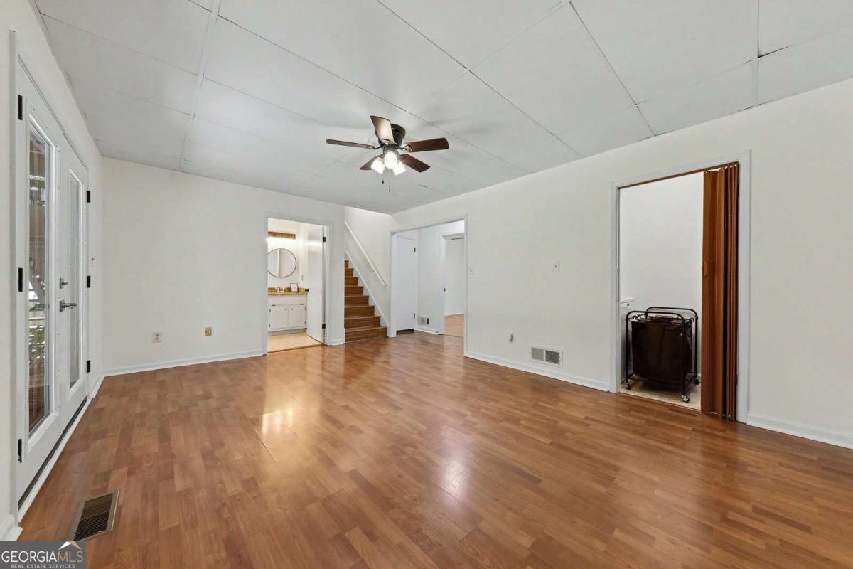 154 W Putnam Ferry Road Property Photo 27