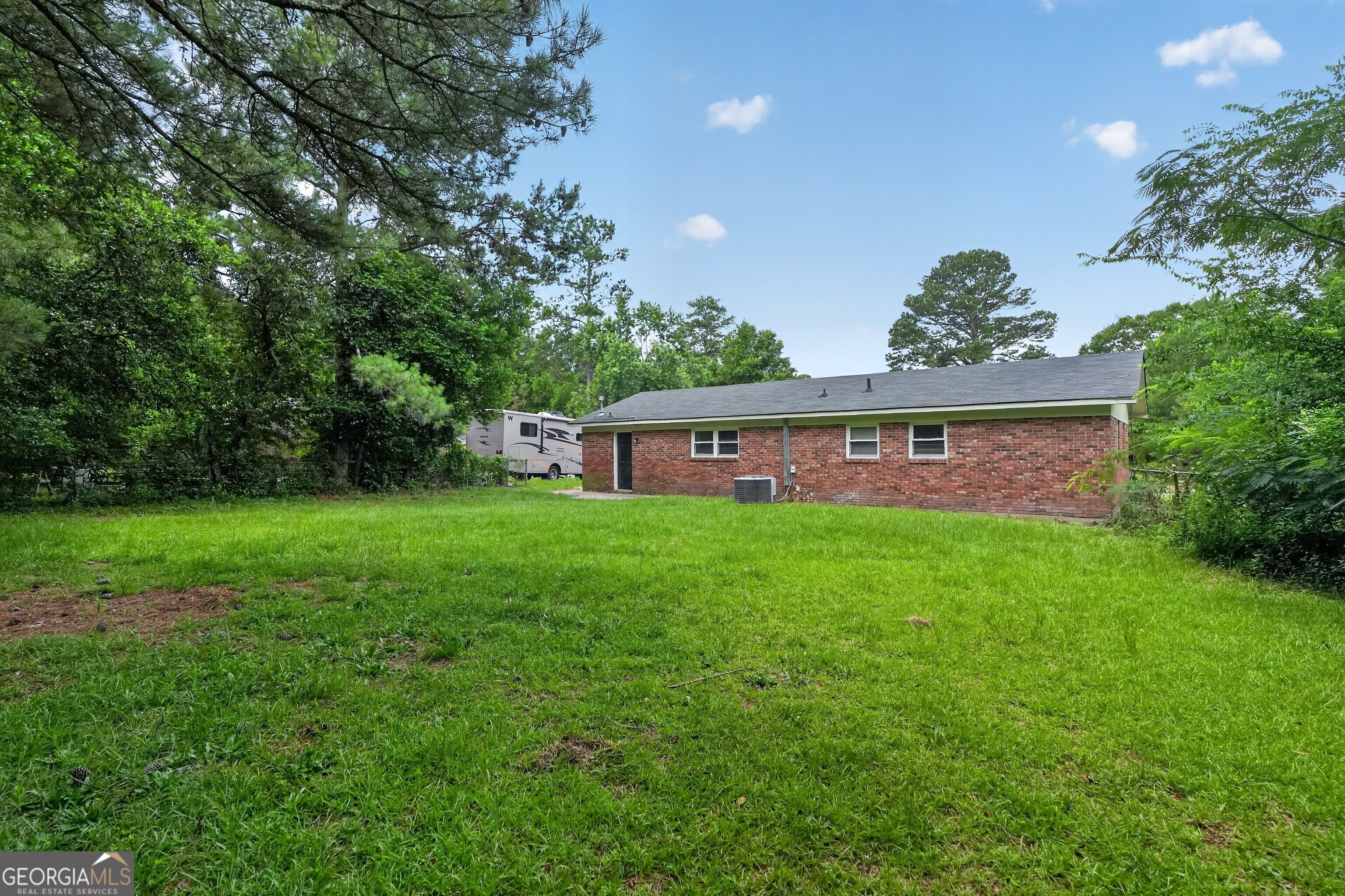 2604 Massoit Court Property Photo 3