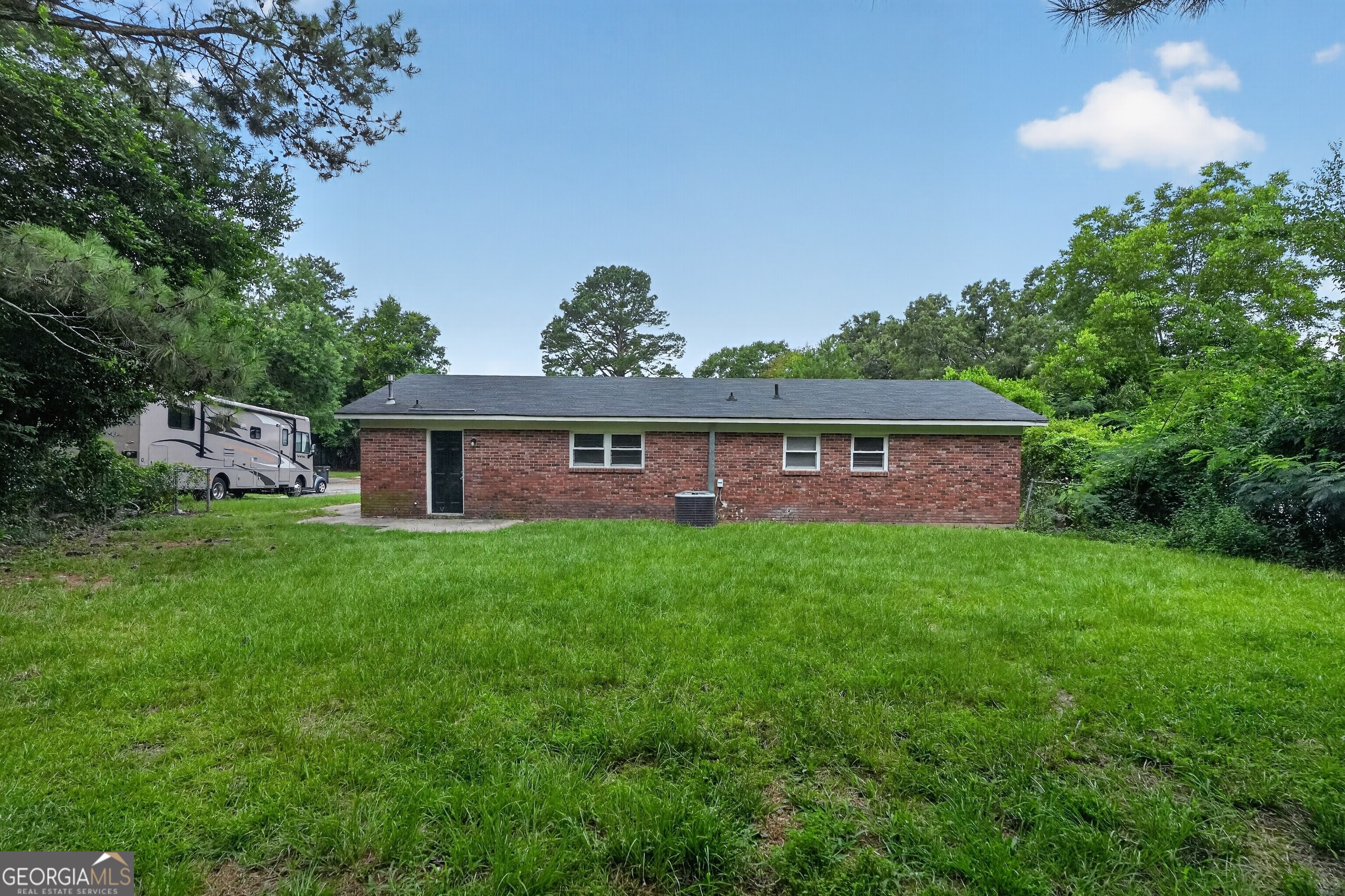 2604 Massoit Court Property Photo 4
