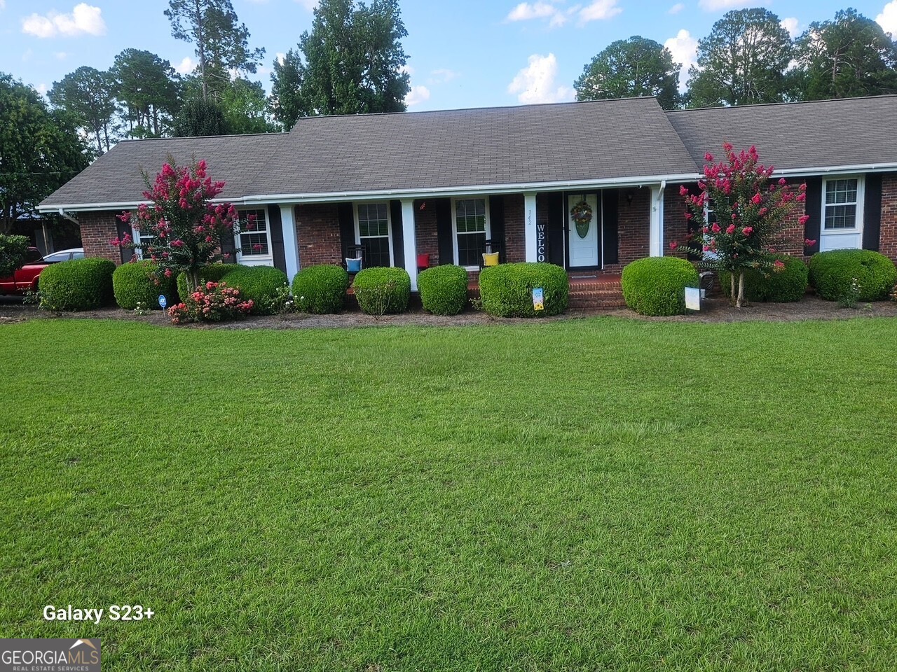 142 Lakewood Drive Property Photo 1