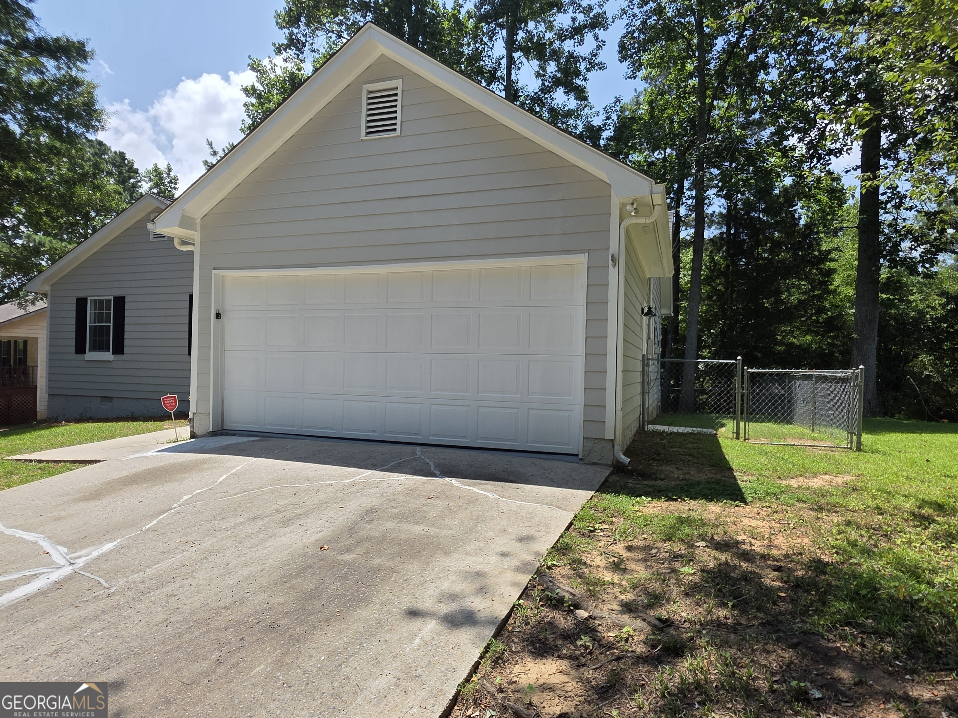 232 Hampton Drive Property Photo 3