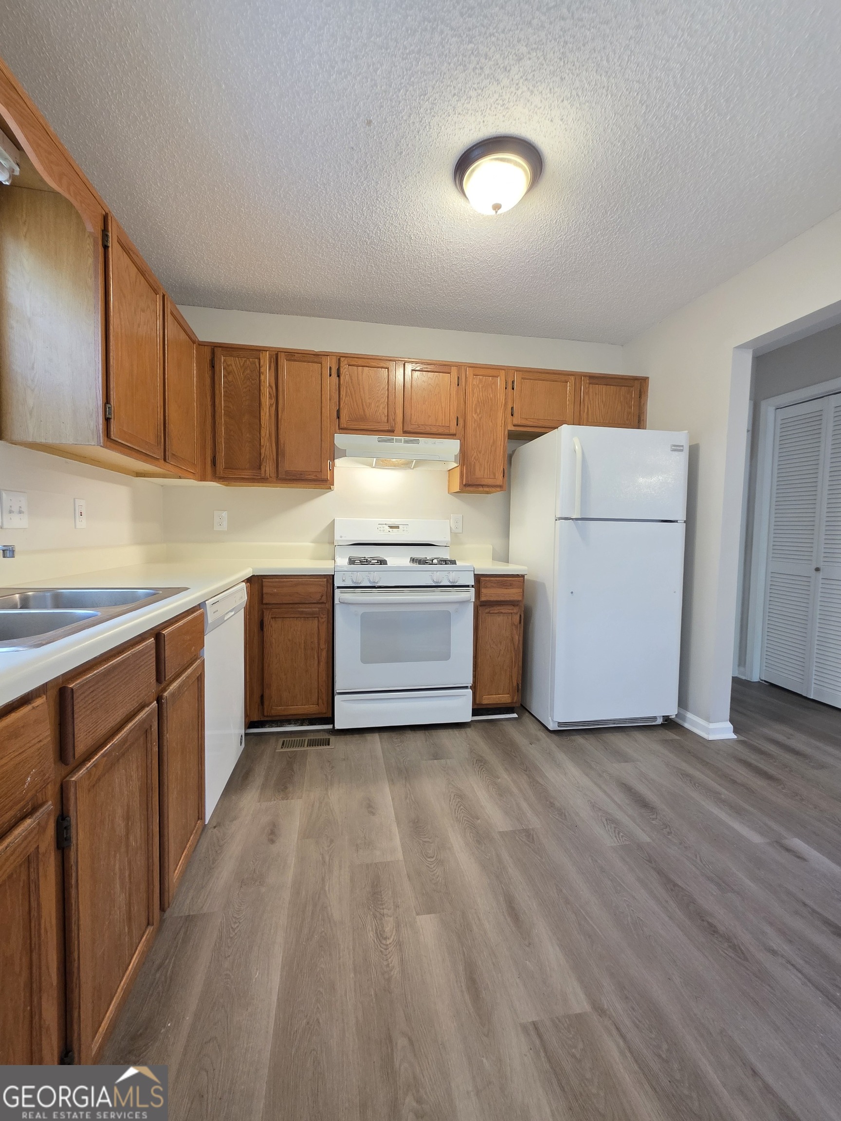 232 Hampton Drive Property Photo 11