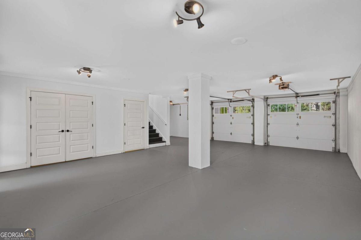 2 White Oak Lane Property Photo 42
