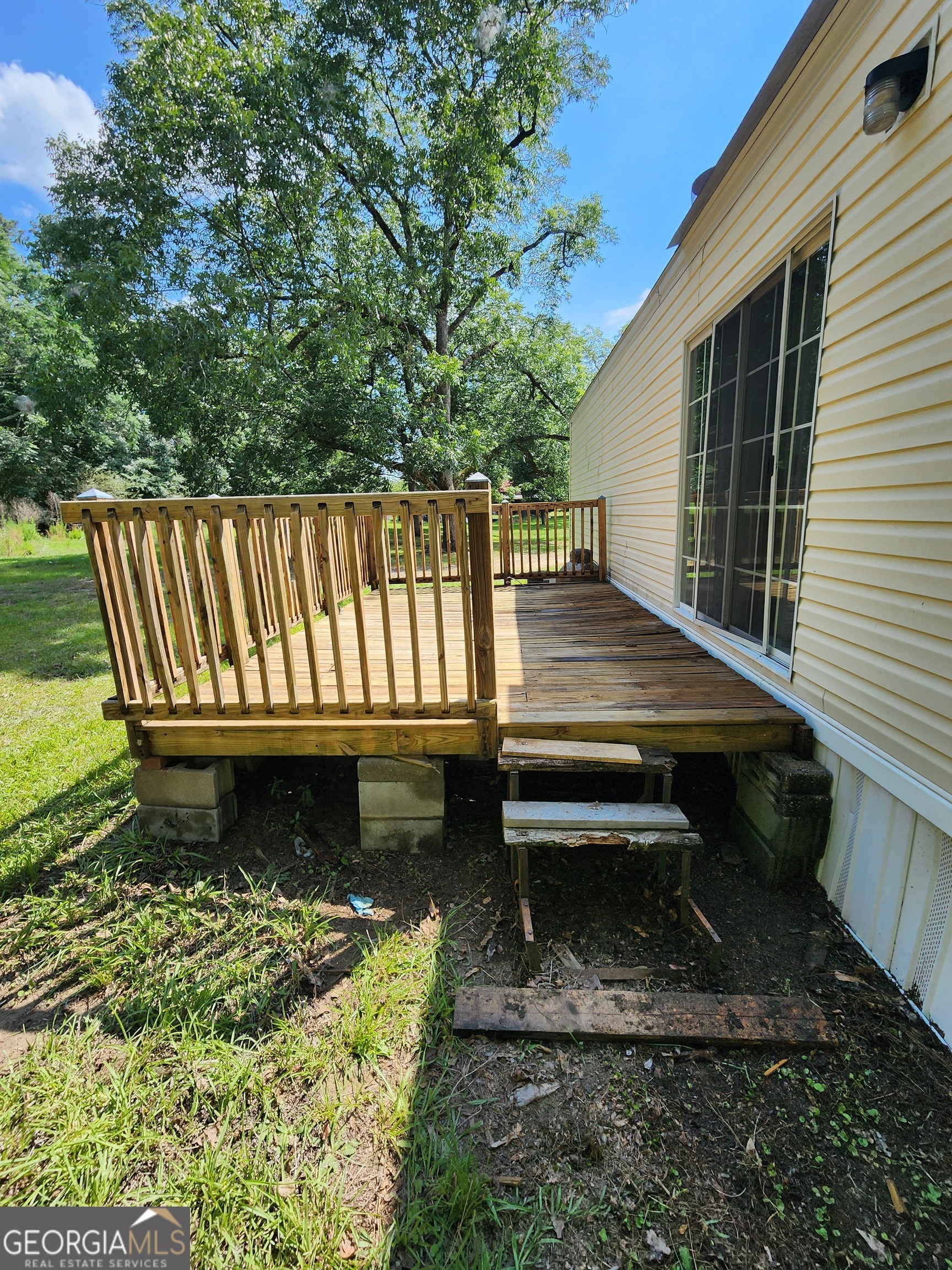 140 Maple Drive Property Photo 3