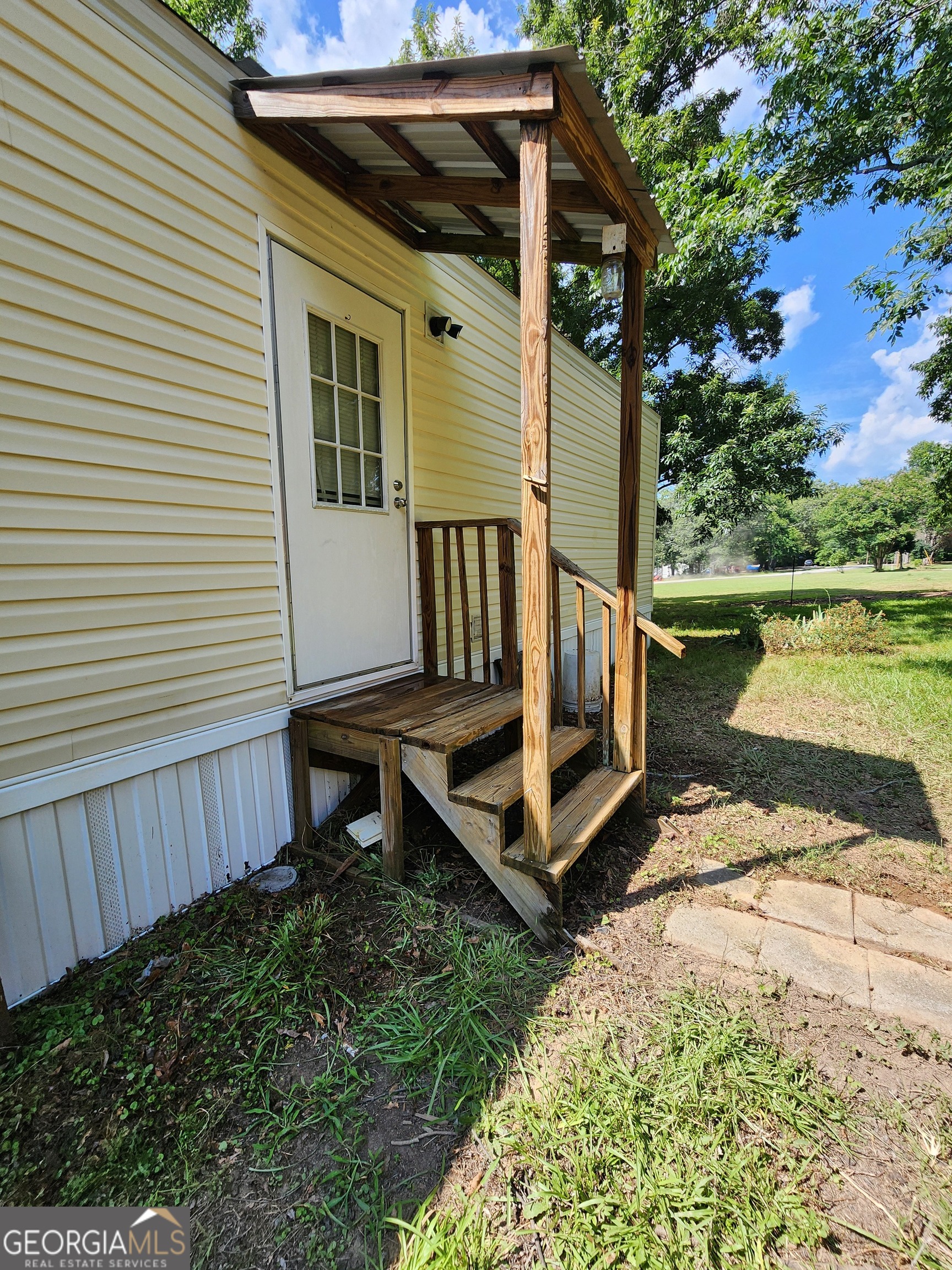 140 Maple Drive Property Photo 6