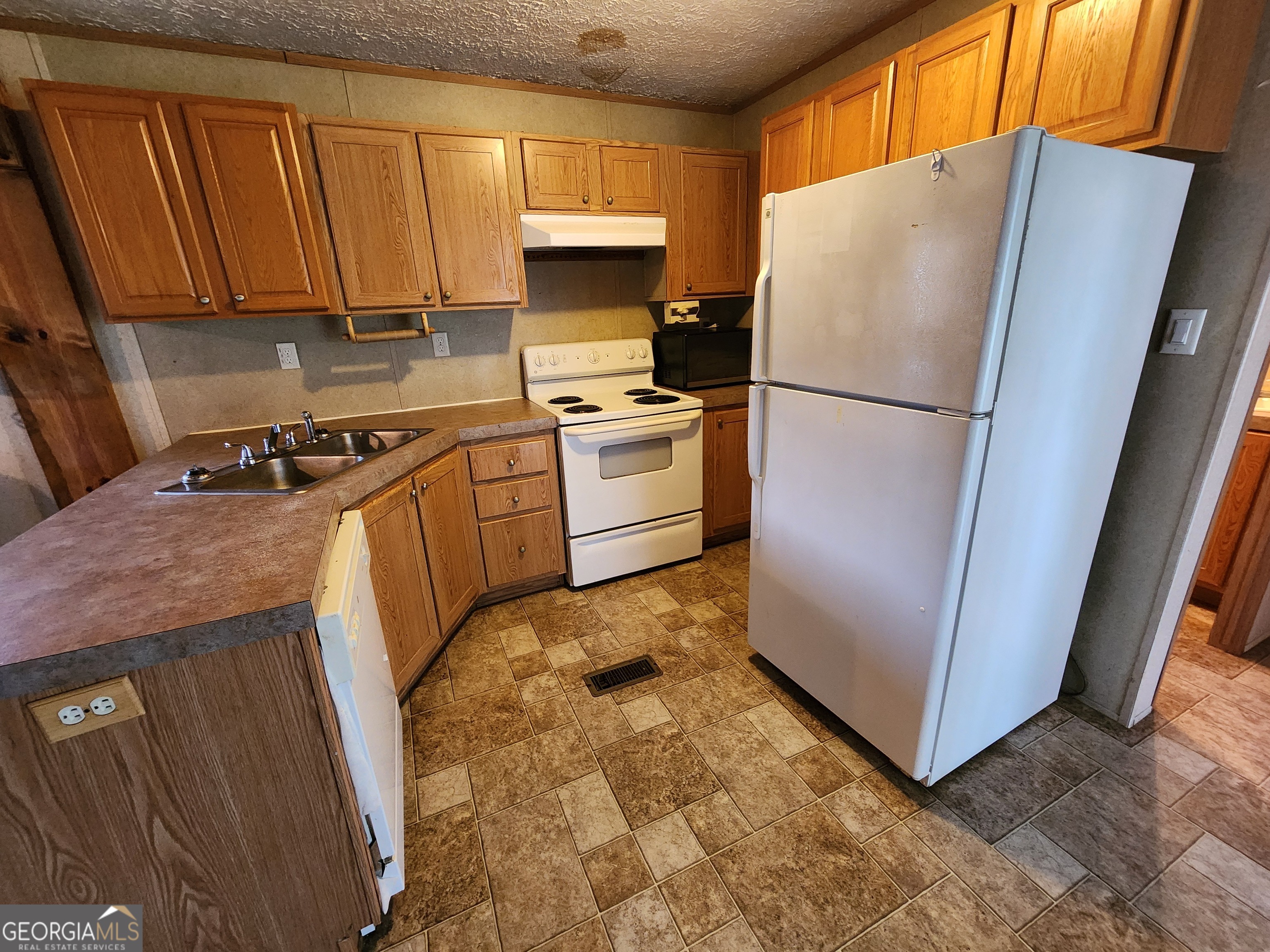 140 Maple Drive Property Photo 11