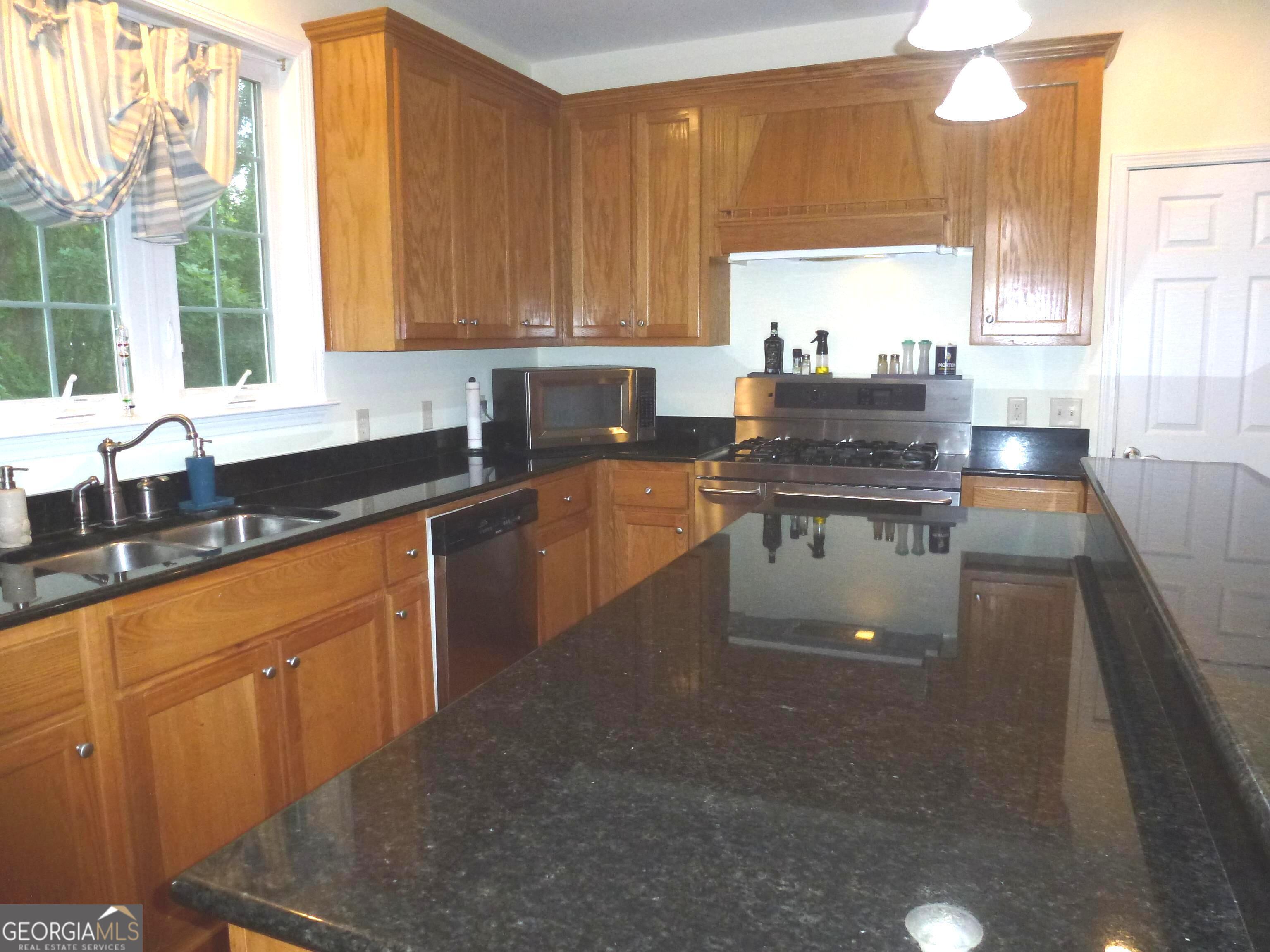 185 Sir Edward Teach Road Property Photo 3
