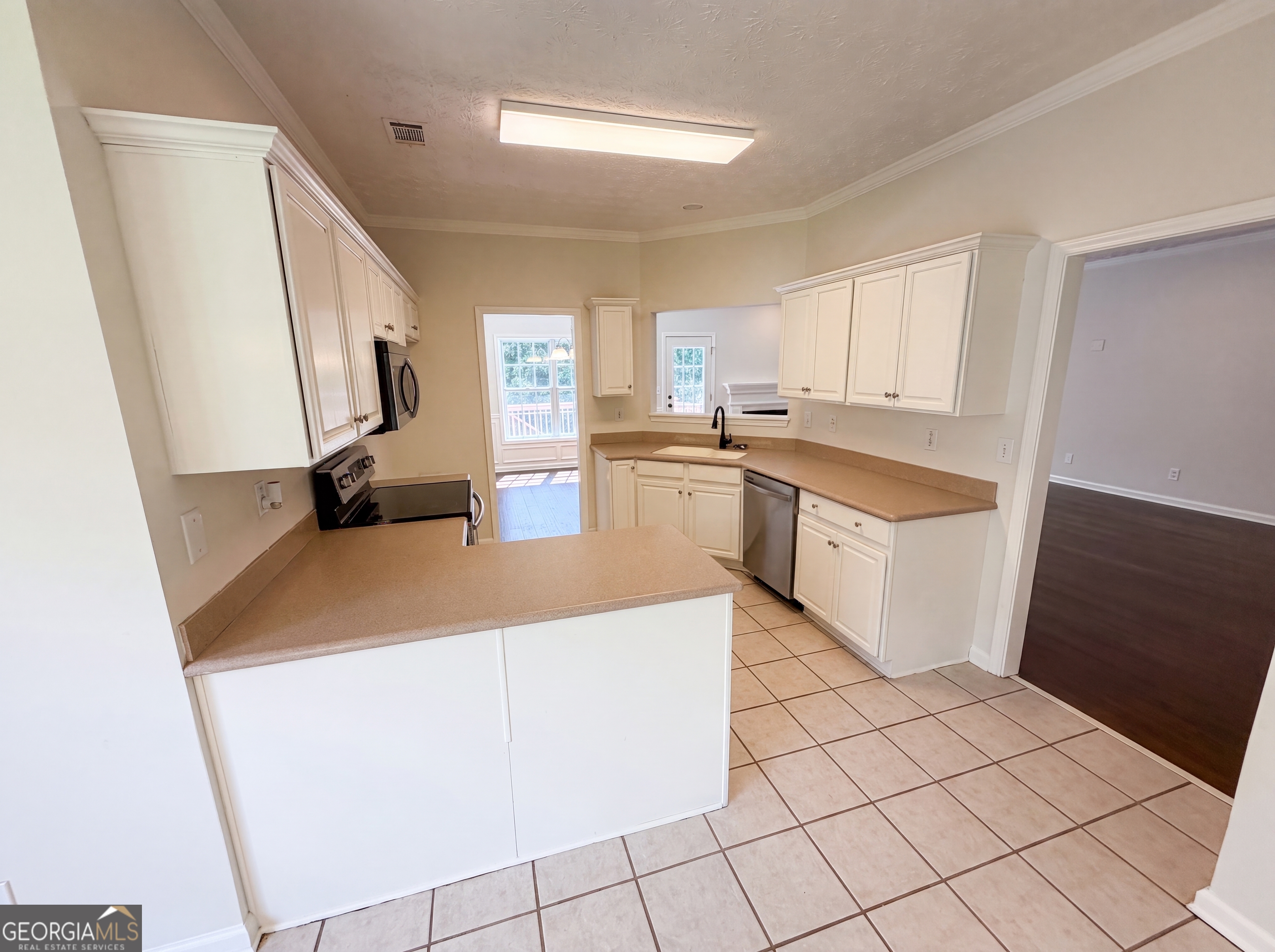 1240 Platinum Drive Property Photo 11