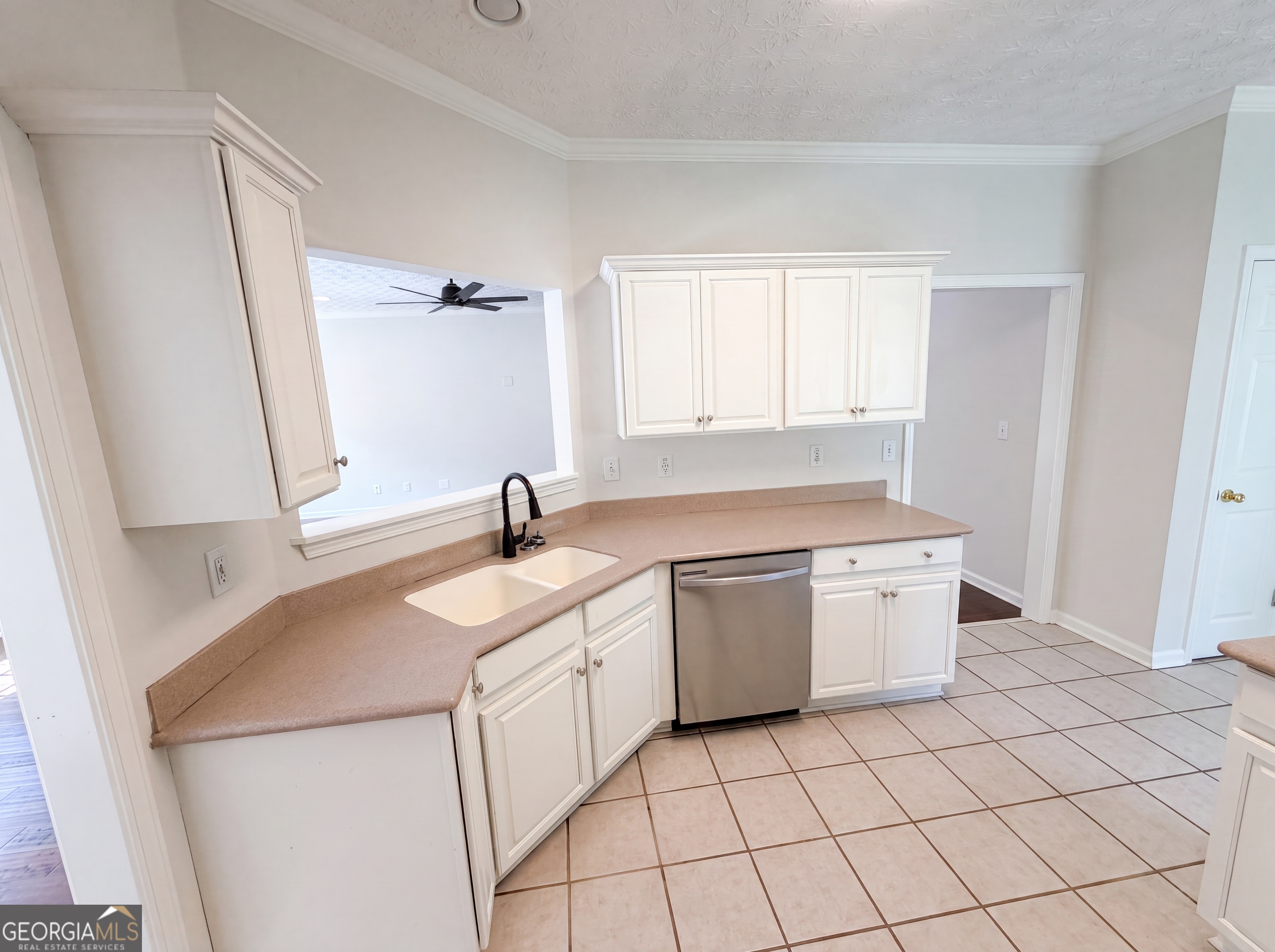 1240 Platinum Drive Property Photo 14