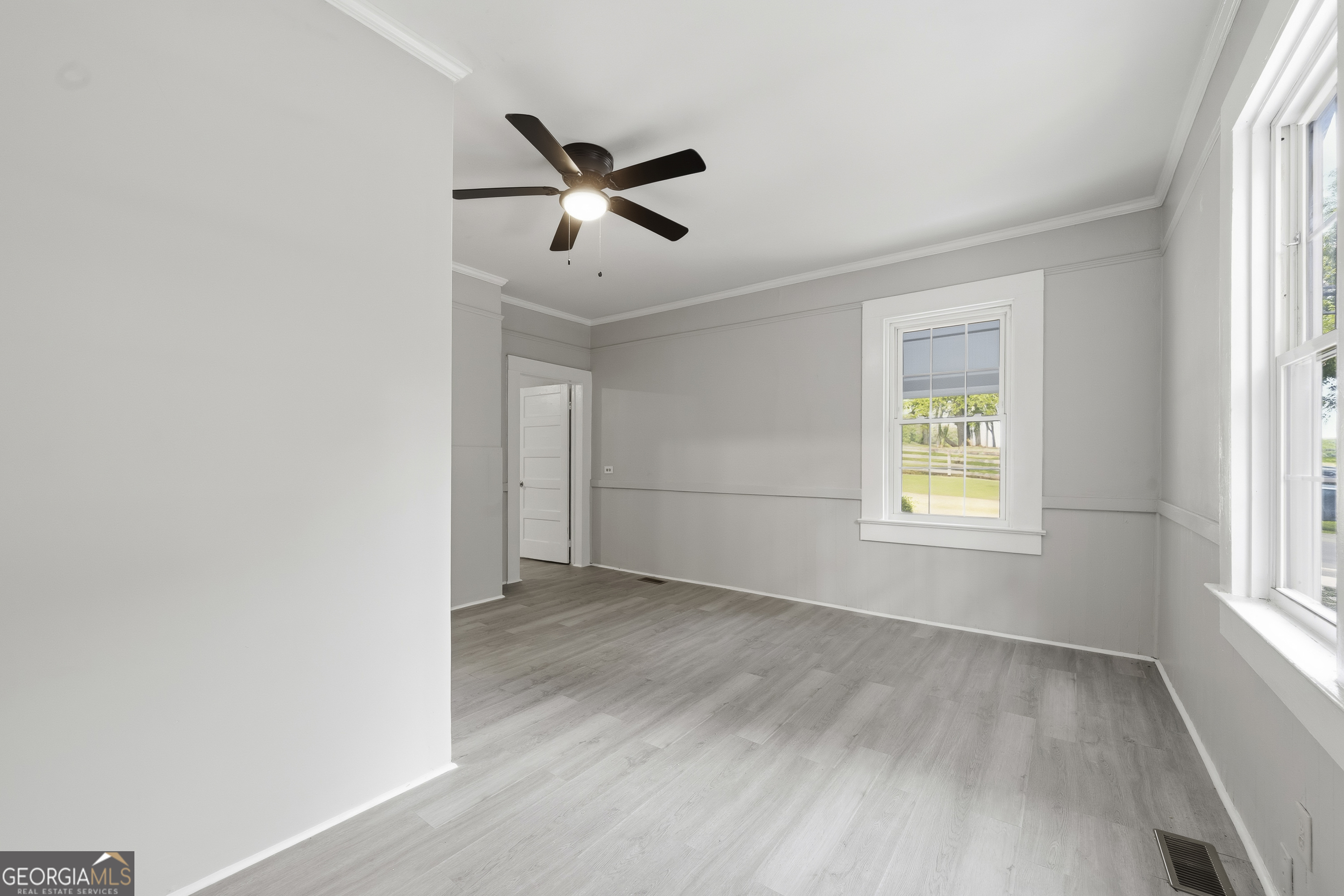 207 N Laurel Avenue Property Photo 13