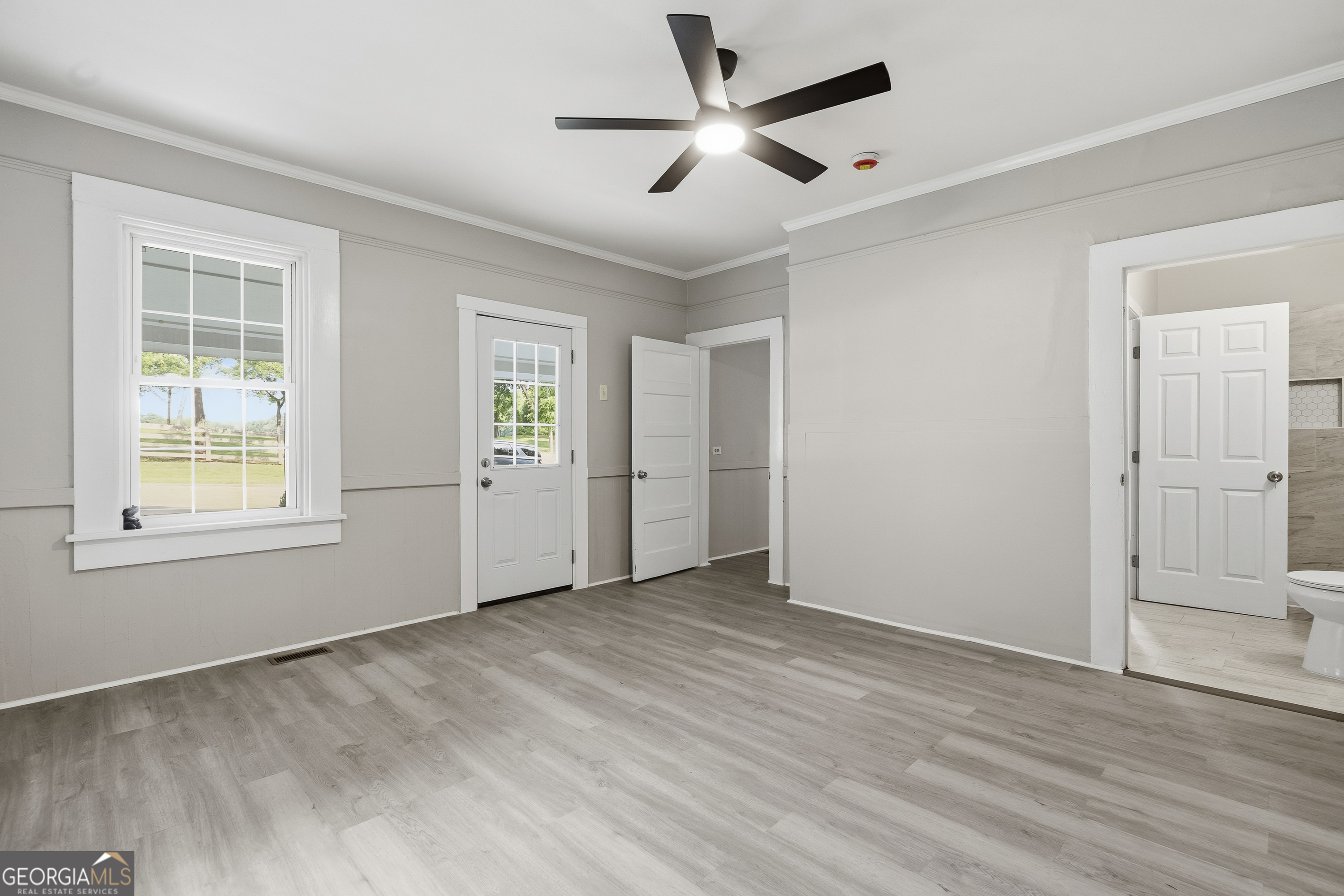 207 N Laurel Avenue Property Photo 16