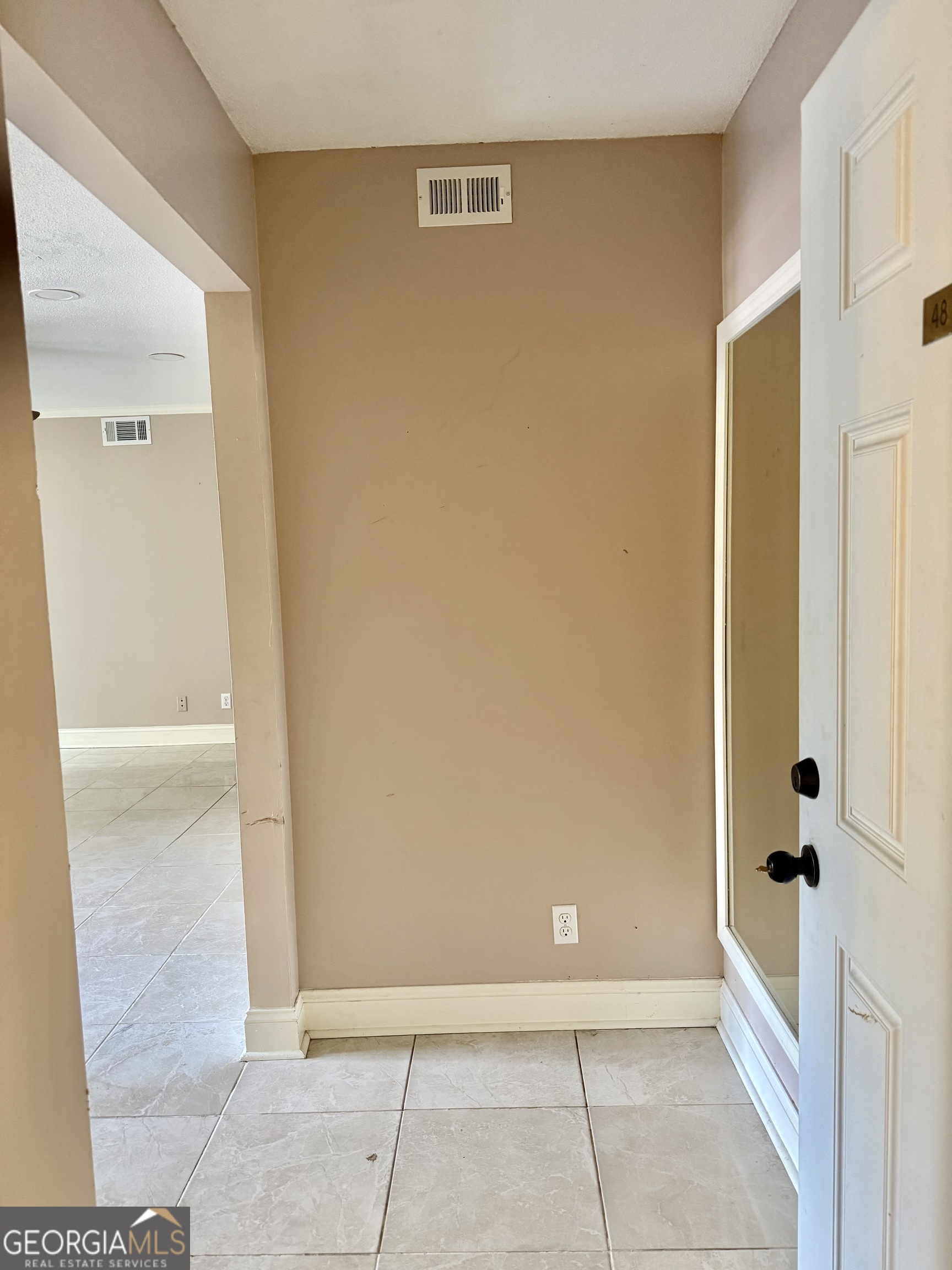 48 Le Parc Fontaine Property Photo 1