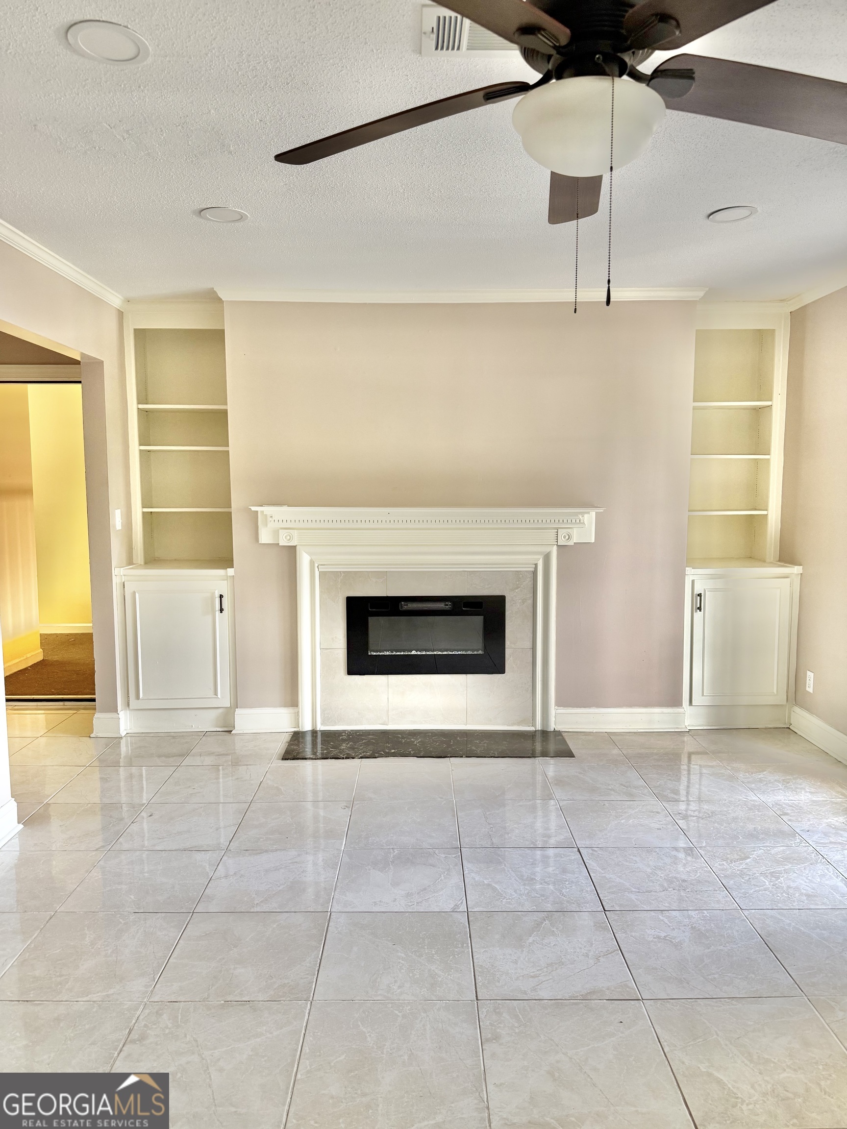48 Le Parc Fontaine Property Photo 3