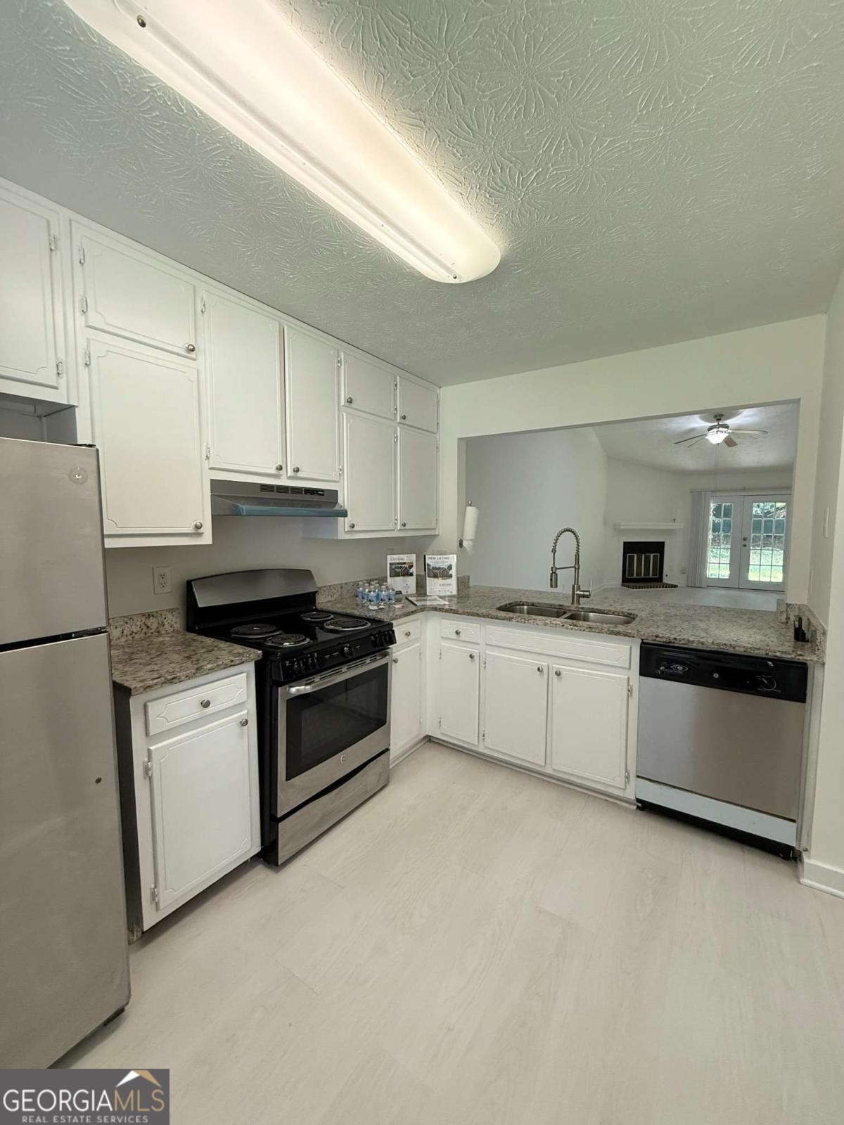 5376 Cherry Wood Drive Property Photo 4