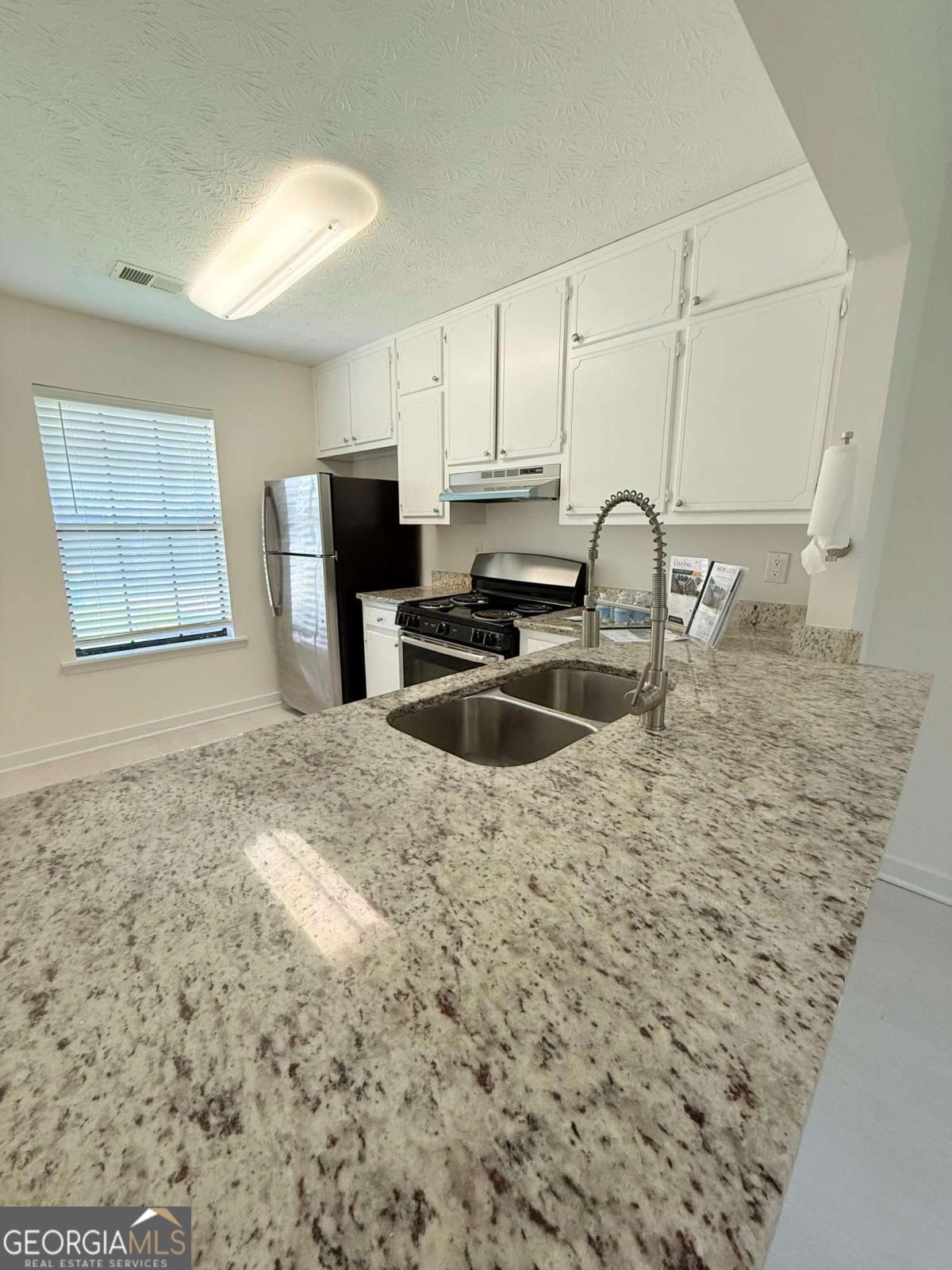 5376 Cherry Wood Drive Property Photo 5