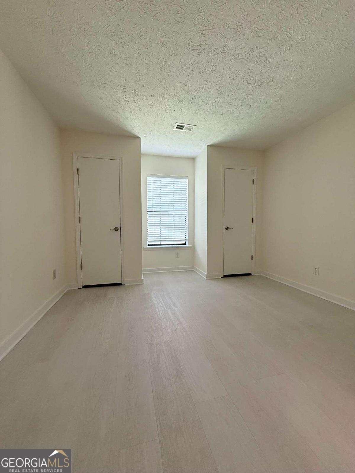5376 Cherry Wood Drive Property Photo 8