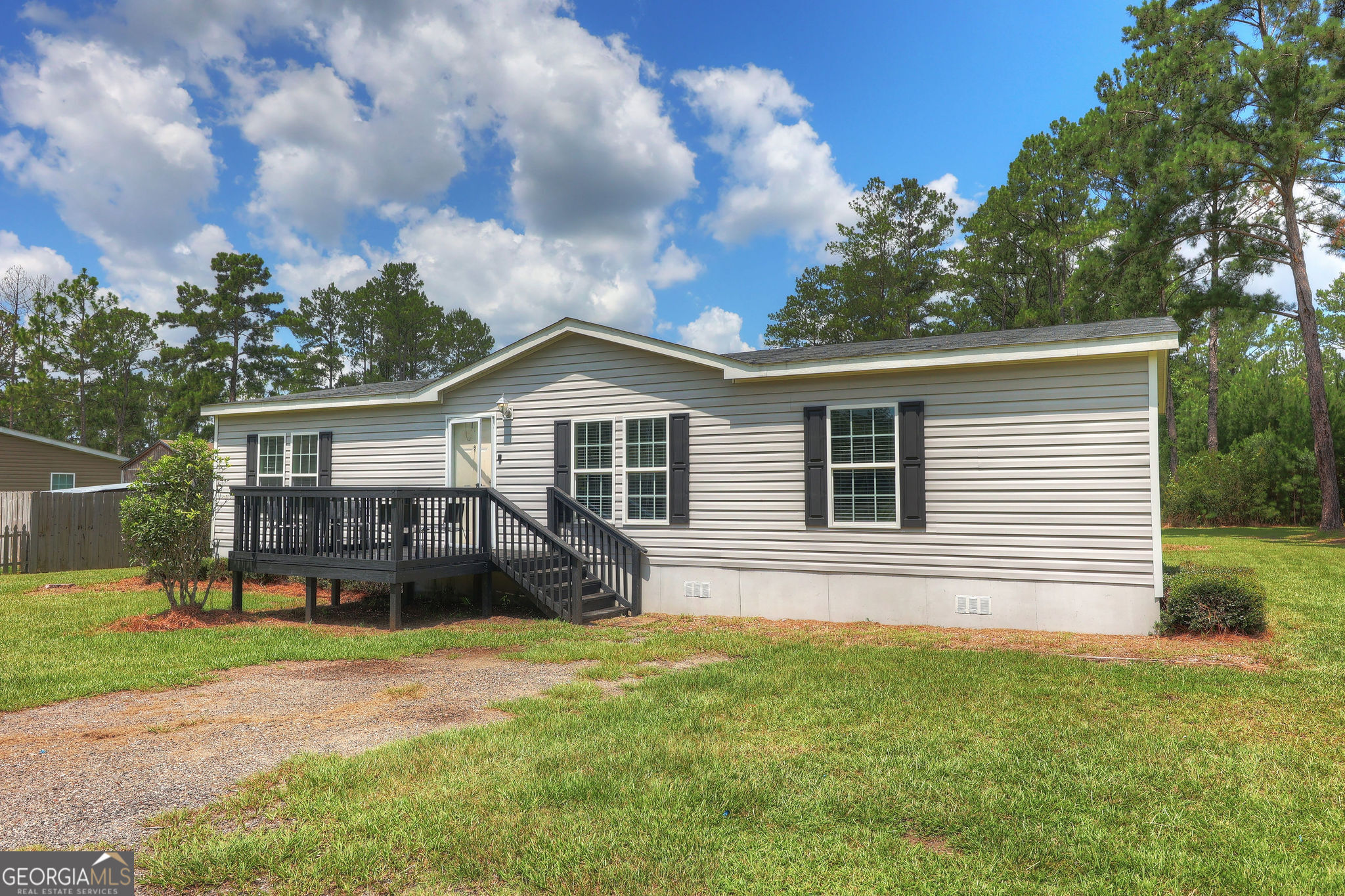 1177 Egg And Butter Road N Property Photo 1