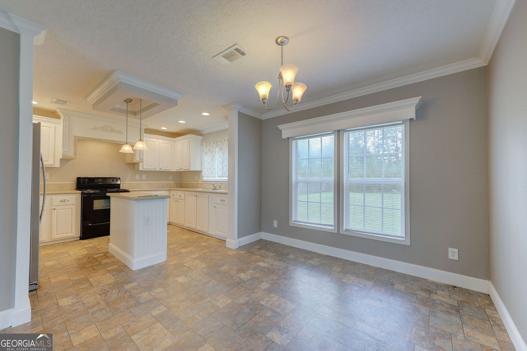 1177 Egg And Butter Road N Property Photo 8