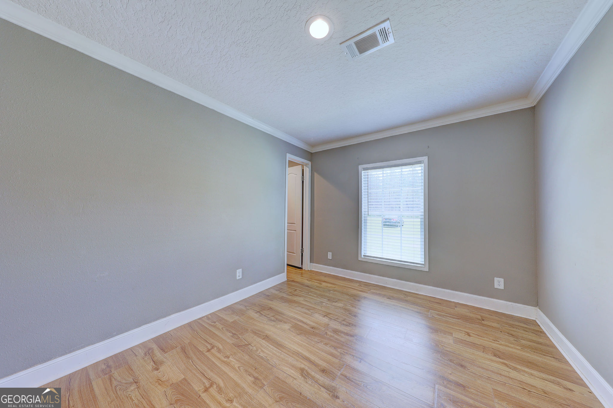 1177 Egg And Butter Road N Property Photo 14