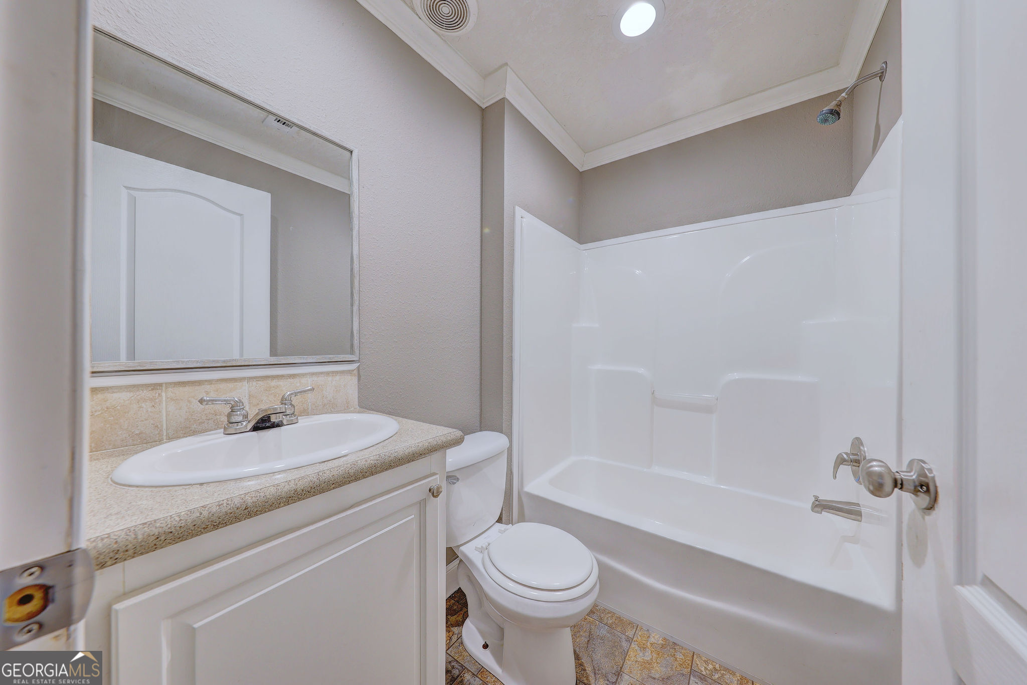1177 Egg And Butter Road N Property Photo 19