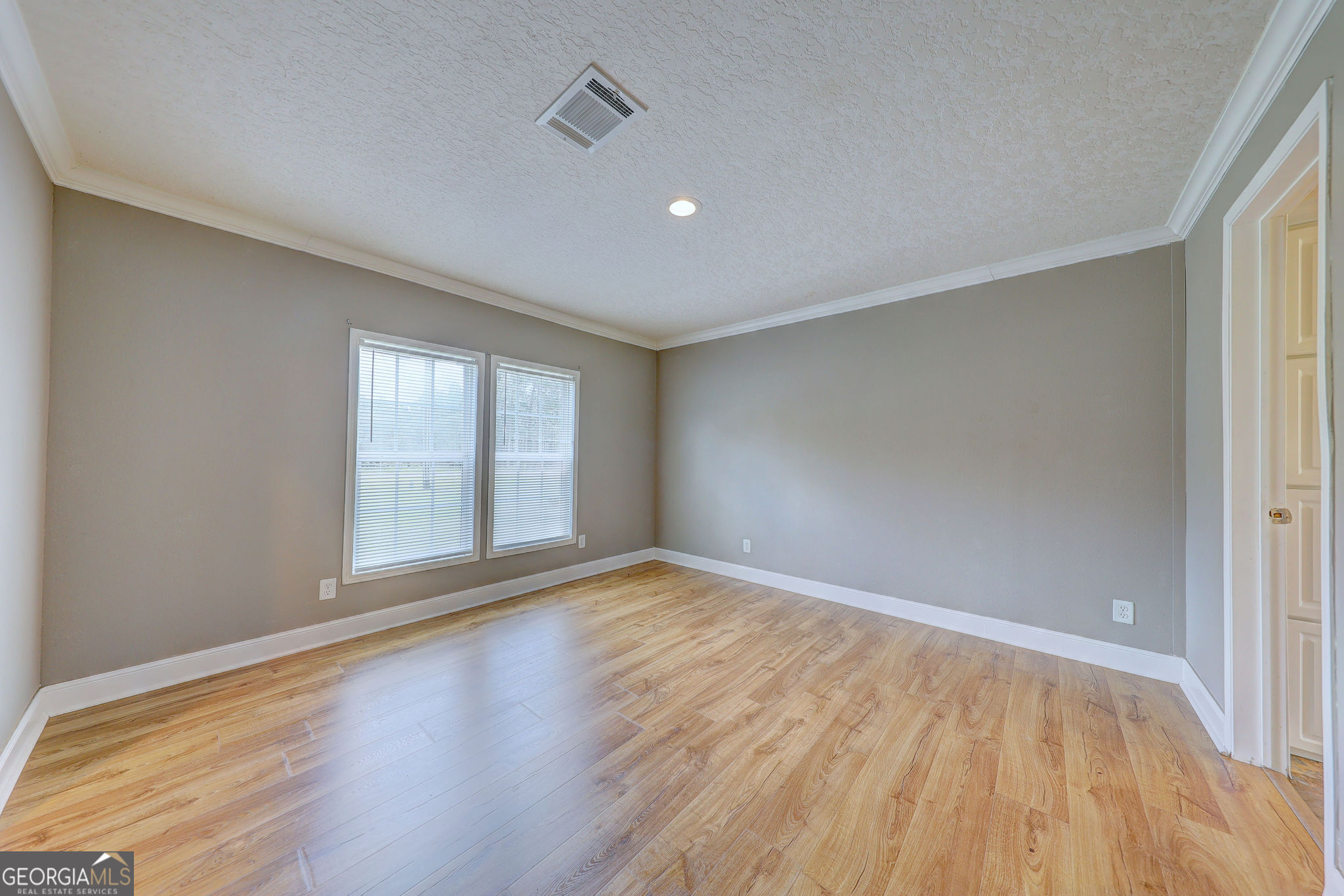 1177 Egg And Butter Road N Property Photo 22