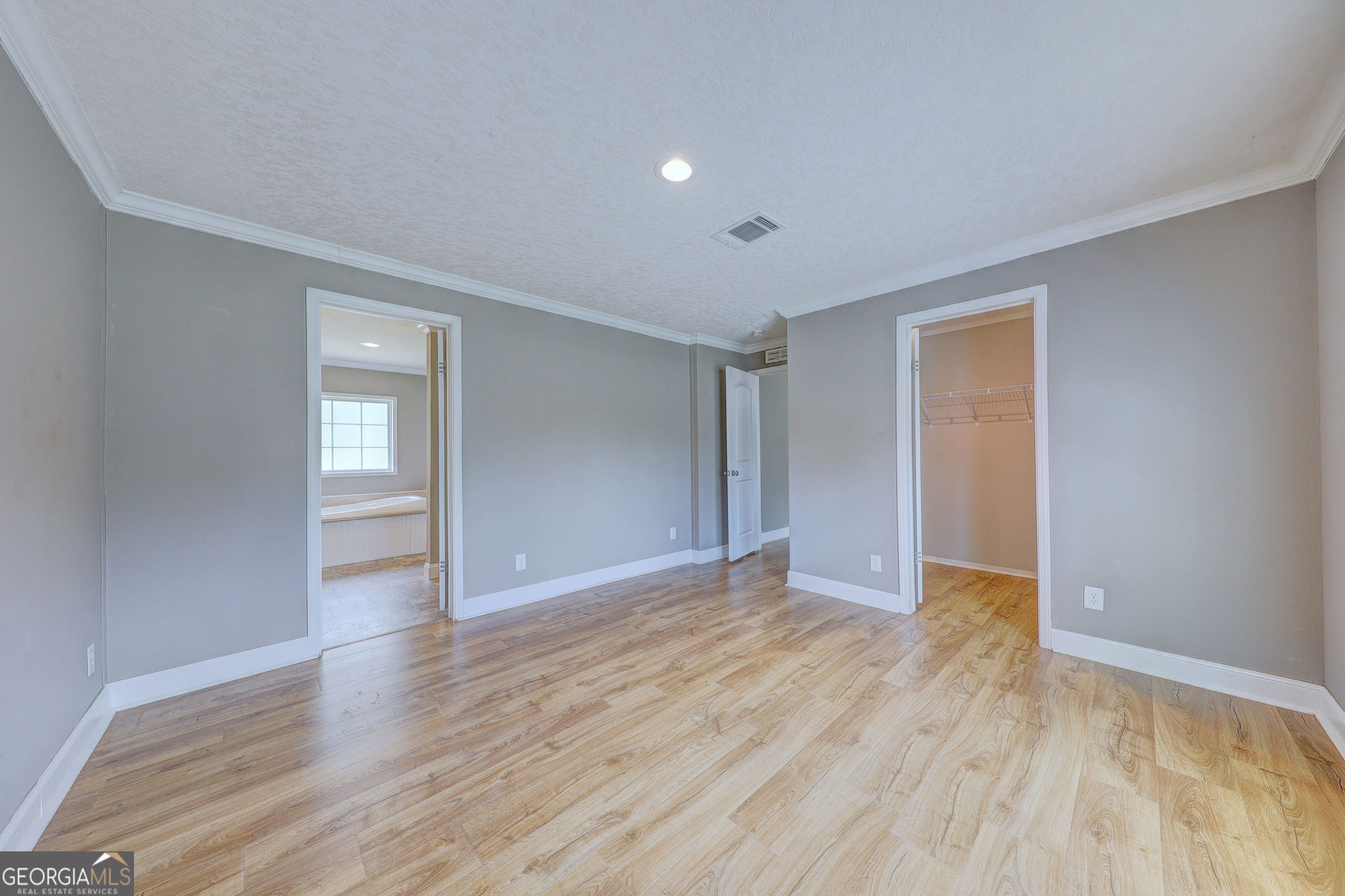 1177 Egg And Butter Road N Property Photo 23