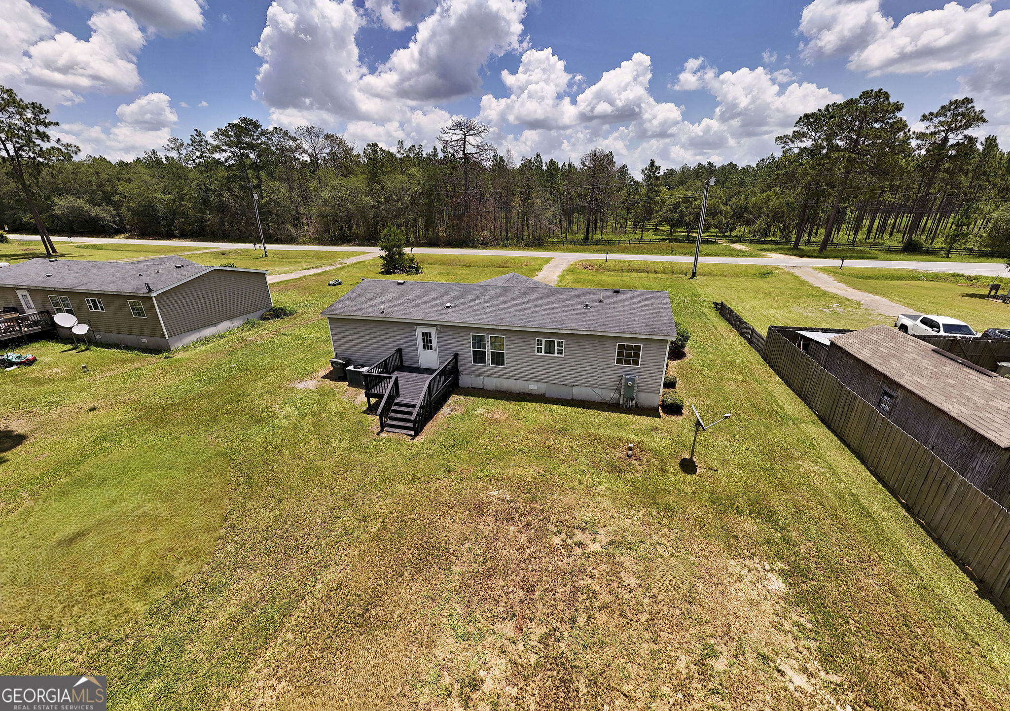1177 Egg And Butter Road N Property Photo 32